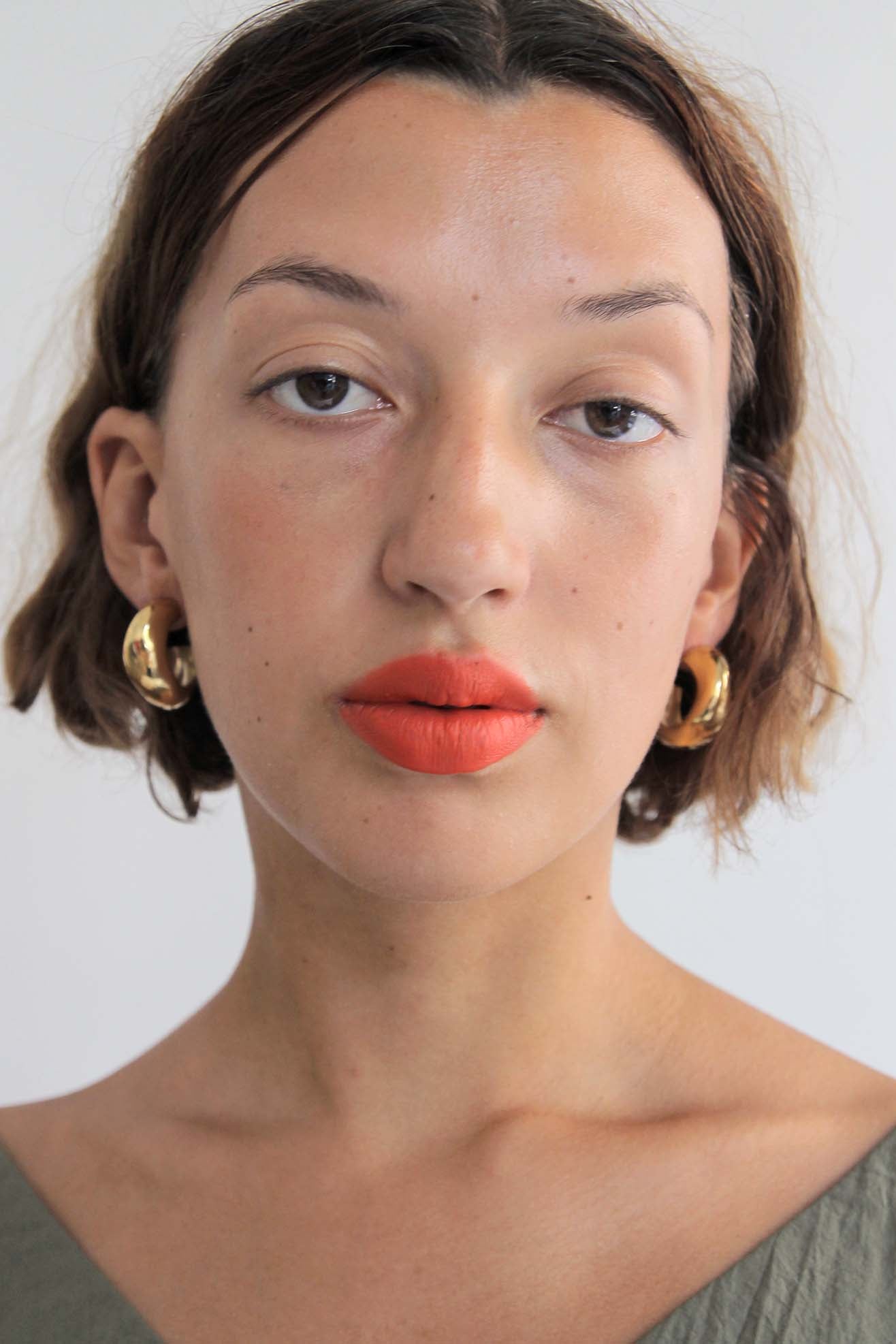 AGMES, Medium Celia Hoops, Gold
