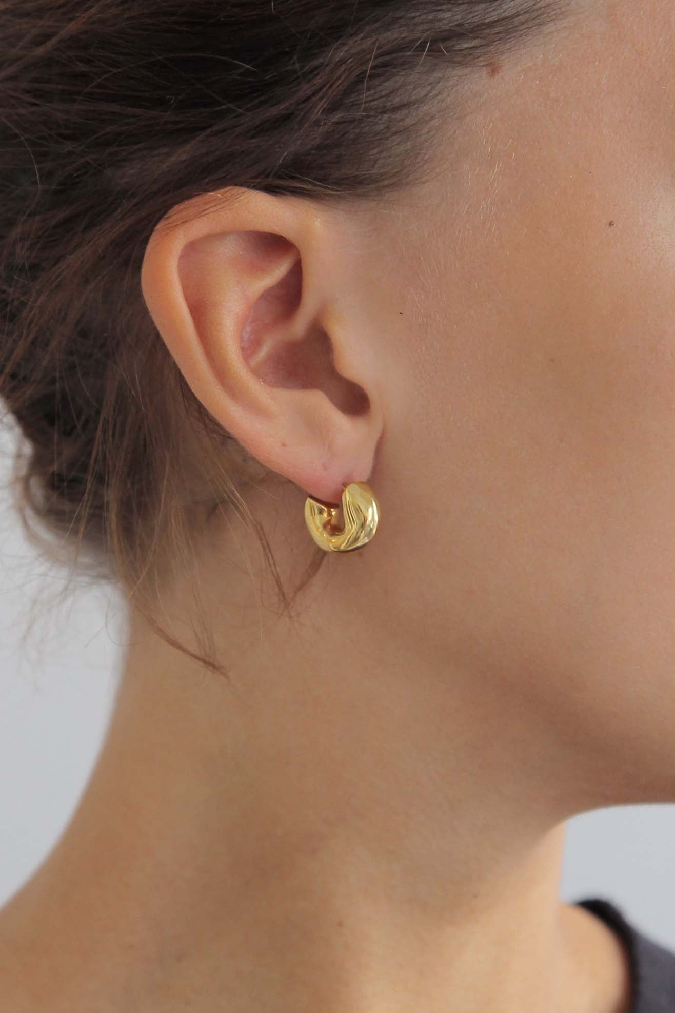 AGMES, Small Dahlia Hoops, Gold