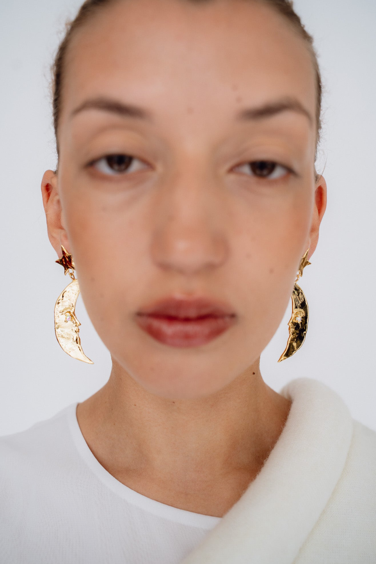 MONDO MONDO, Moon Earrings, Gold