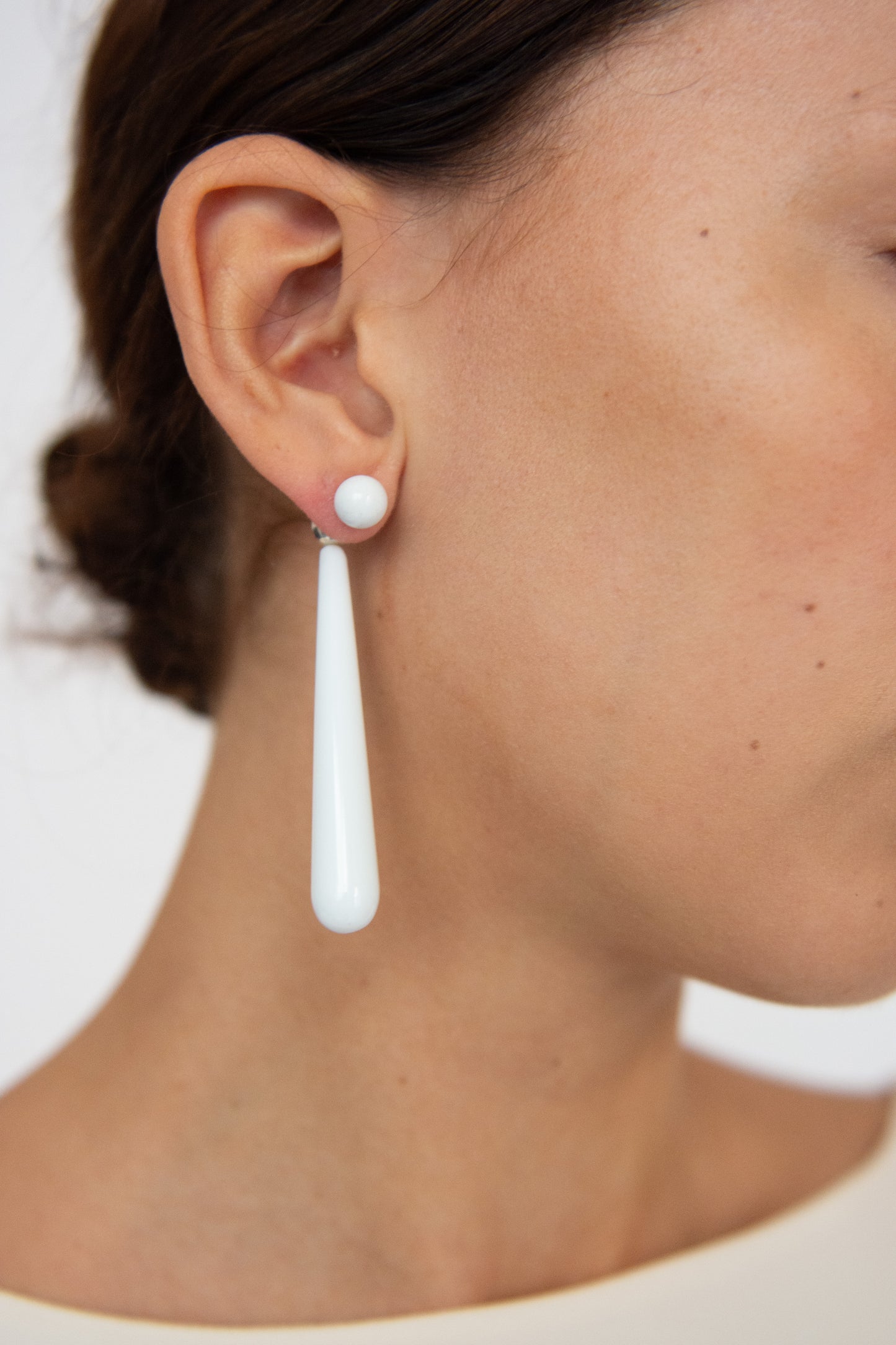 MOSQUITO, Orilla Earrings, White Agate