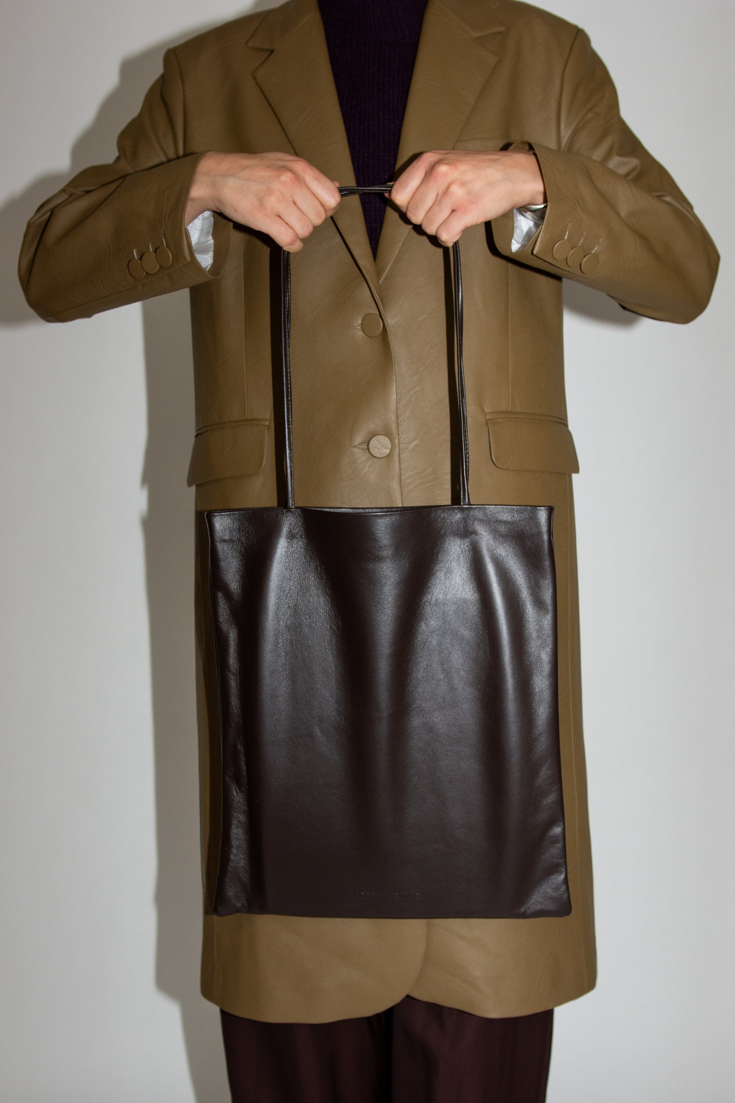 MODERN WEAVING, Slim Lamb Sak, Braun