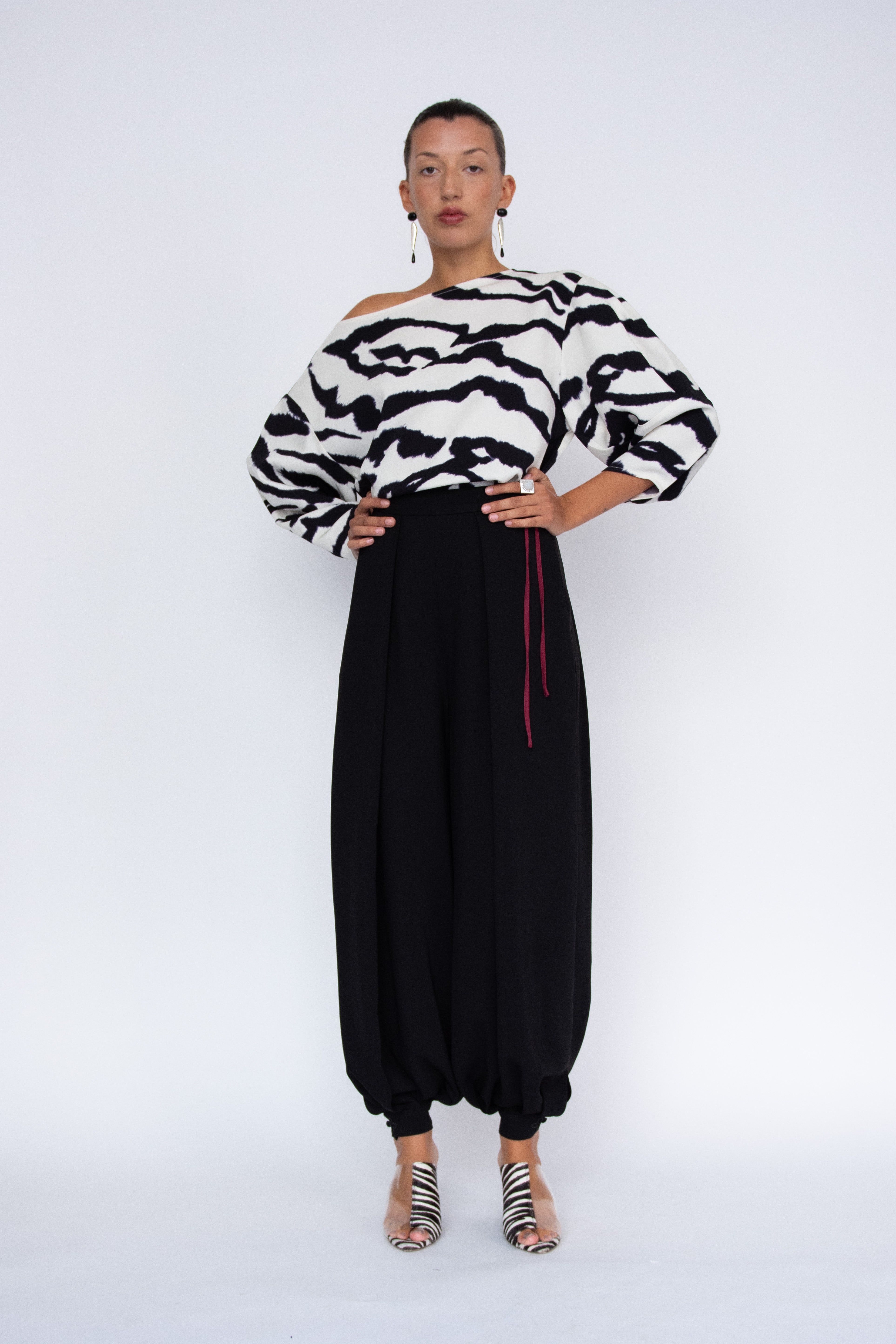 MR. LARKIN, Athena Balloon Pant, Black