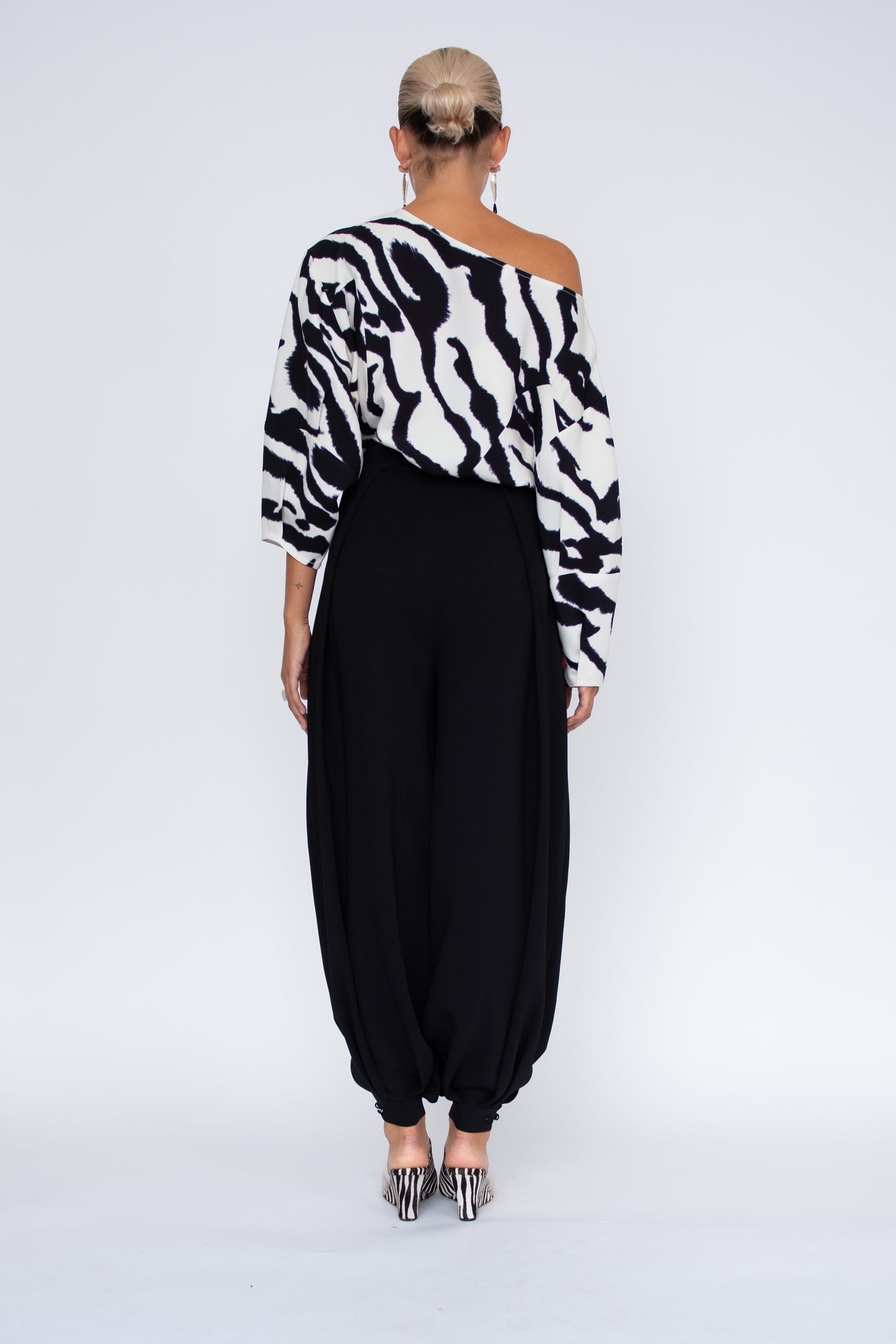 MR. LARKIN, Athena Balloon Pant, Black