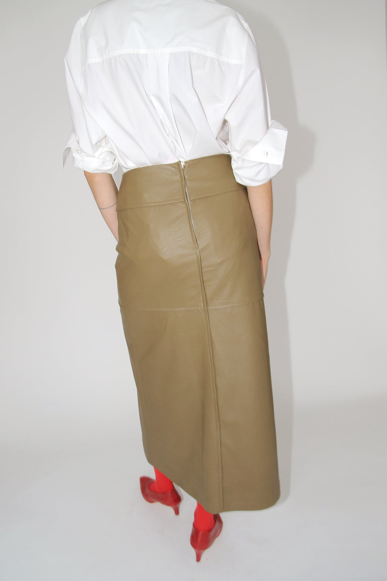 MR. LARKIN, Anja Skirt, Olive