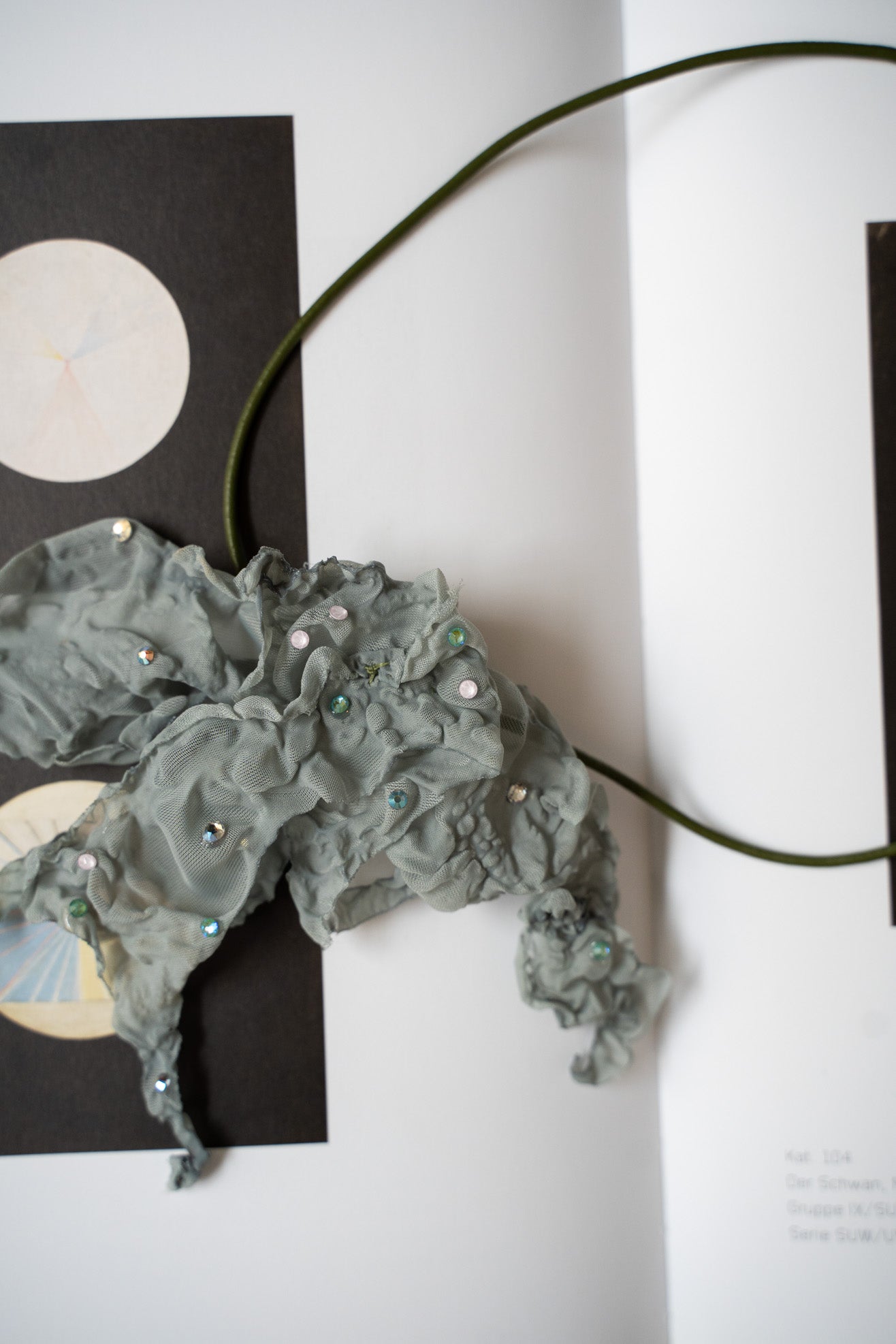 ISSHI, Foliage Corsage, Ivy