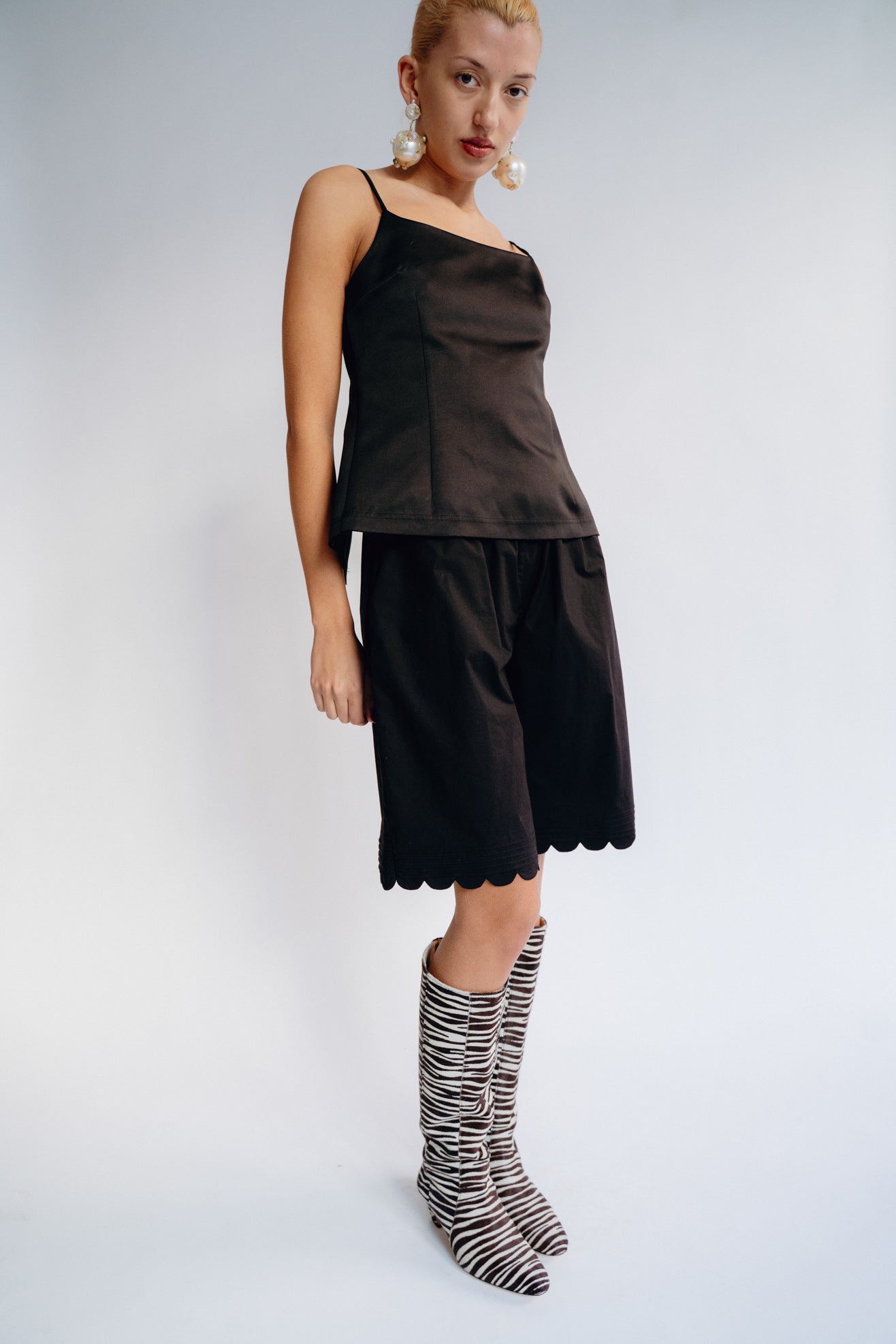 THE GARMENT, Cyprus Shorts, Black