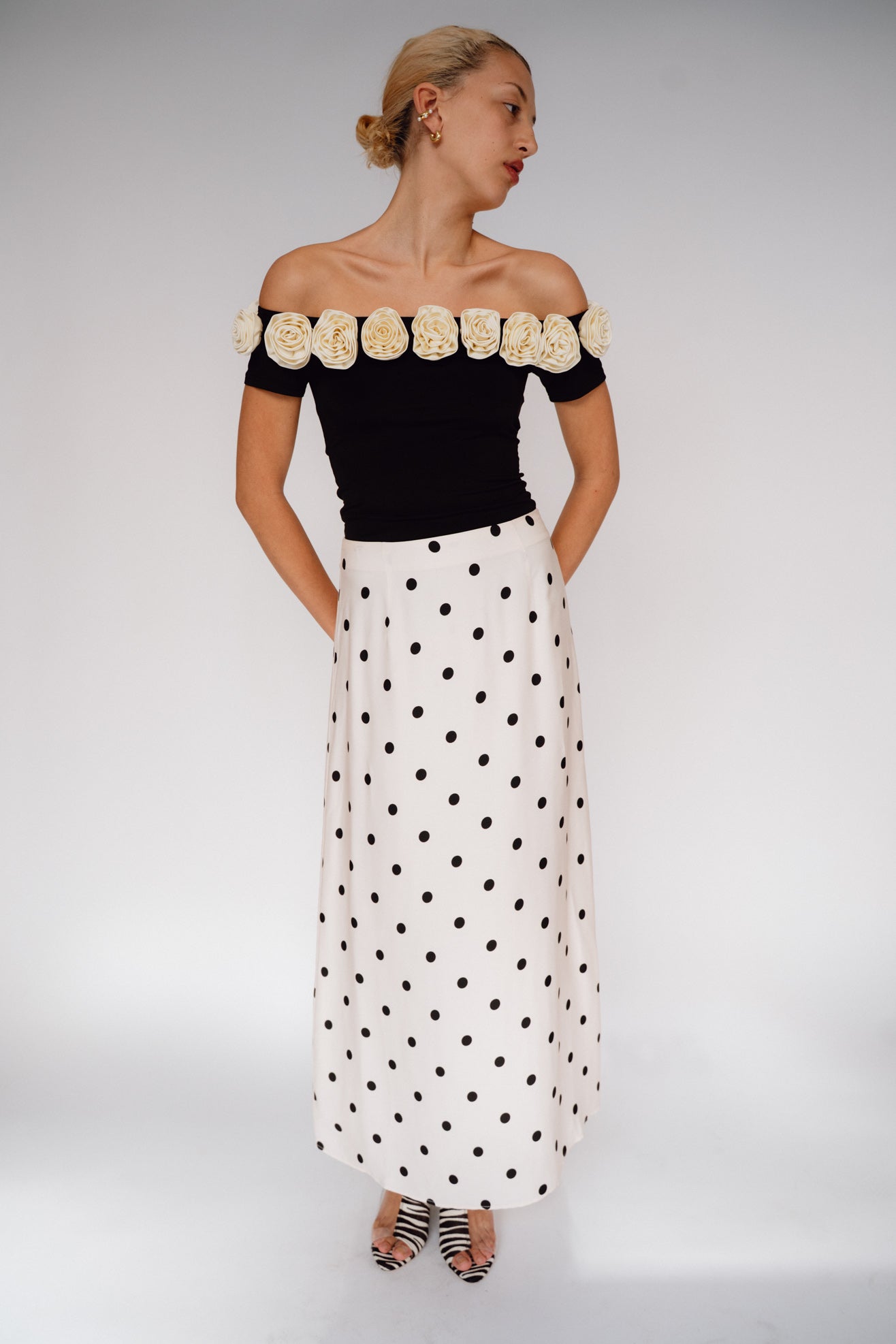 MR. LARKIN, Gabrielle Top, Black/Ivory