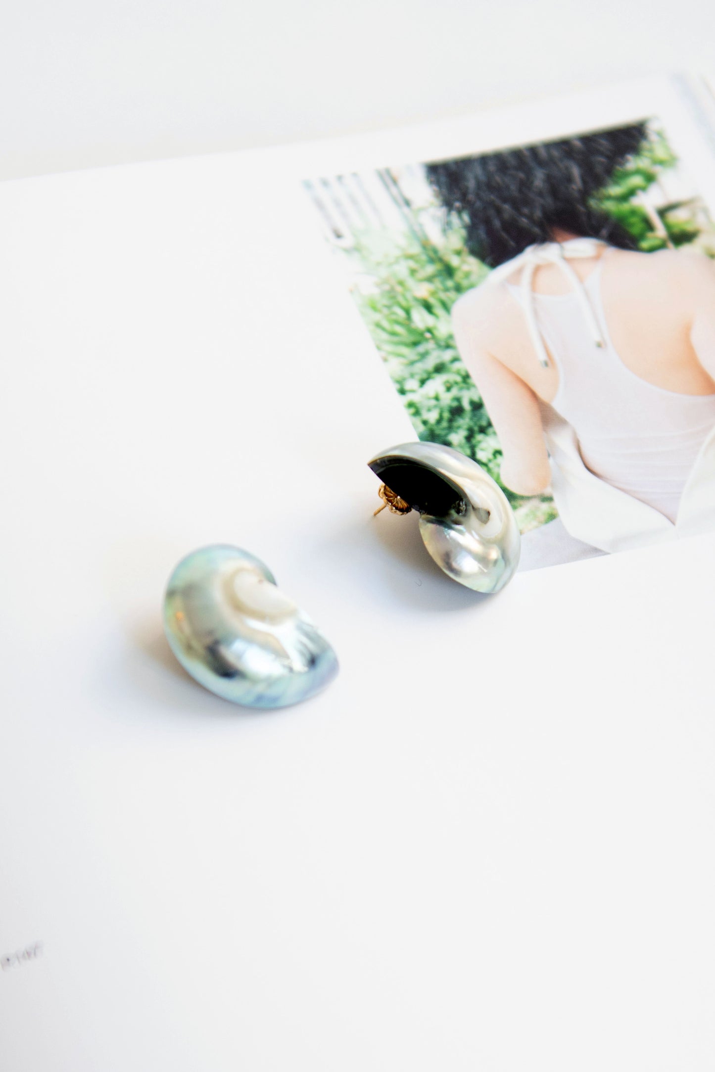 ISSHI, Molluska Earrings, Blue Sheen