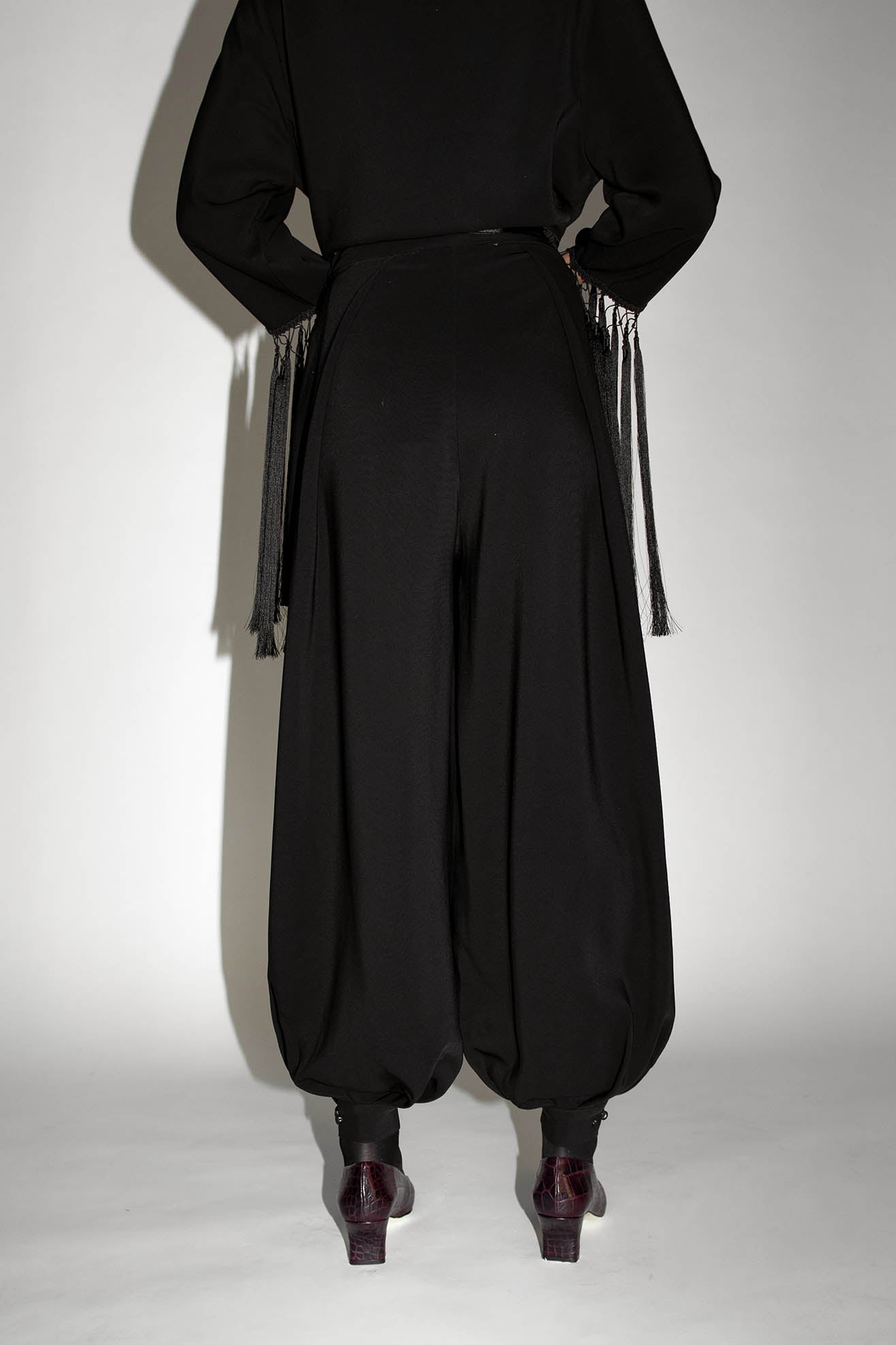 MR. LARKIN, Athena Balloon Pant, Black