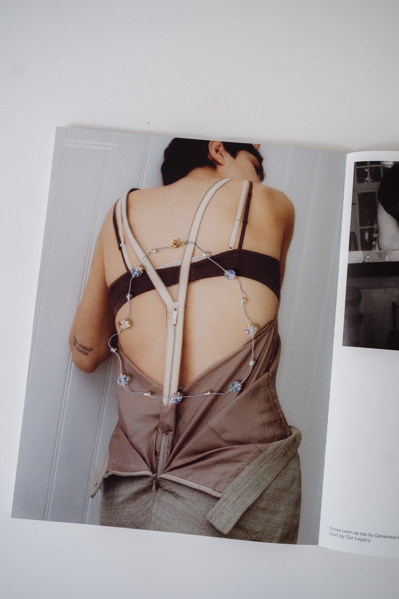 ISSHI, Desnuda Necklace, Glitter