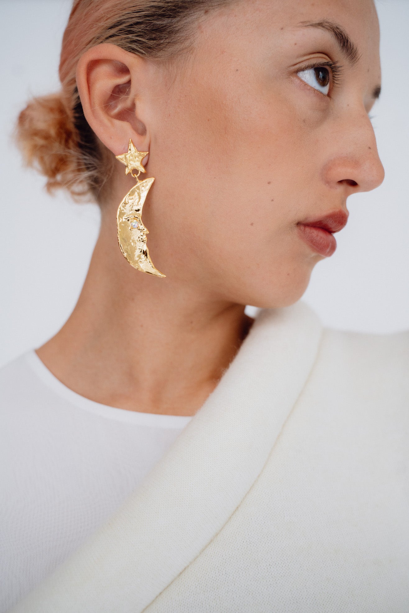 MONDO MONDO, Moon Earrings, Gold