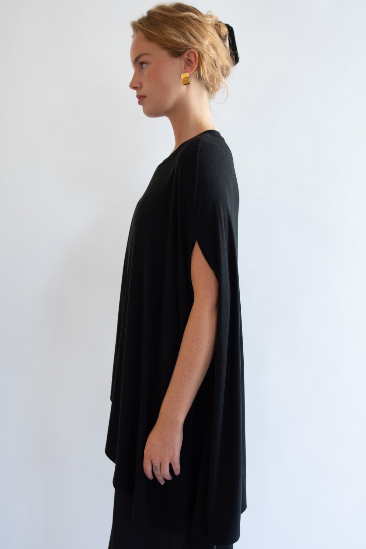 THE GARMENT, Breanna Asymmetric Top, Black