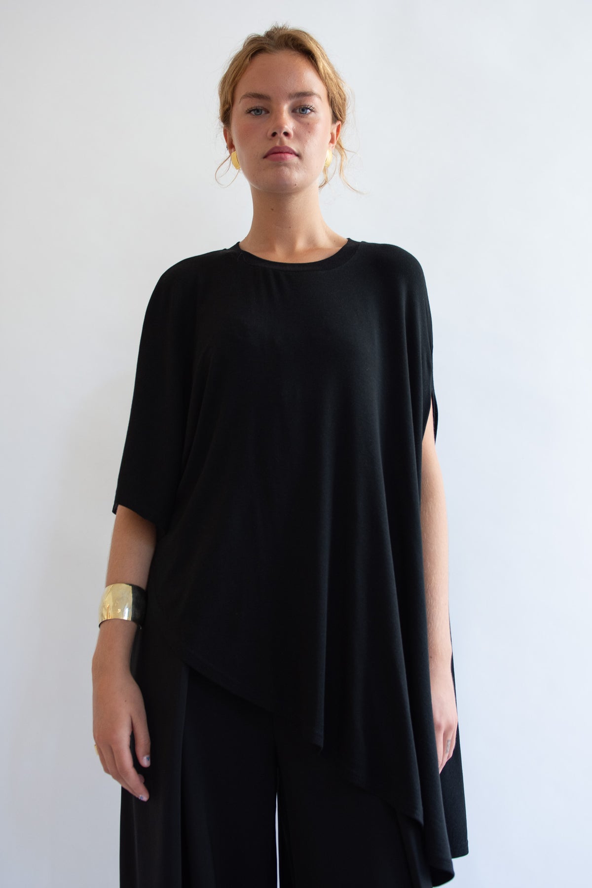 THE GARMENT, Breanna Asymmetric Top, Black