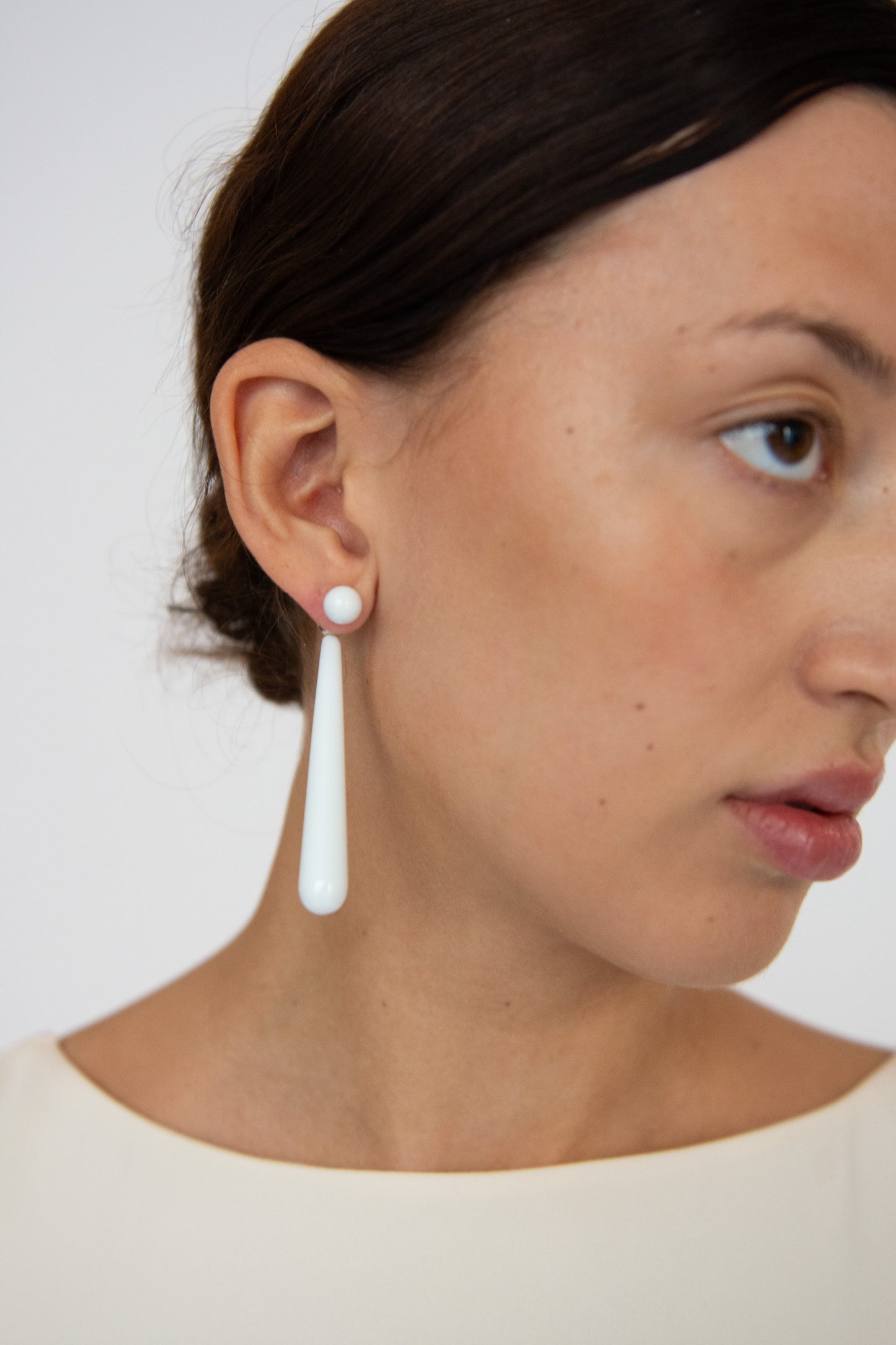MOSQUITO, Orilla Earrings, White Agate