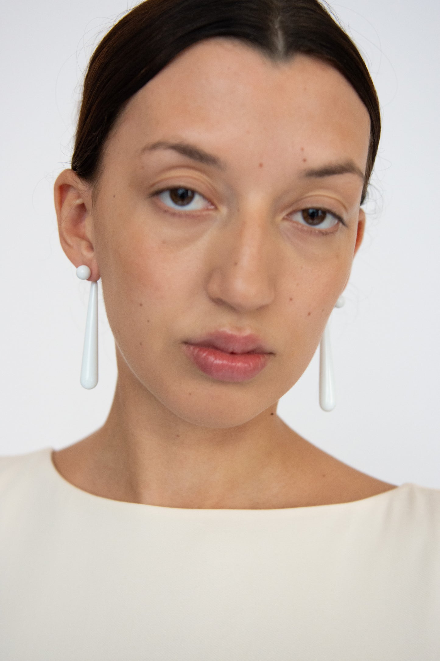 MOSQUITO, Orilla Earrings, White Agate