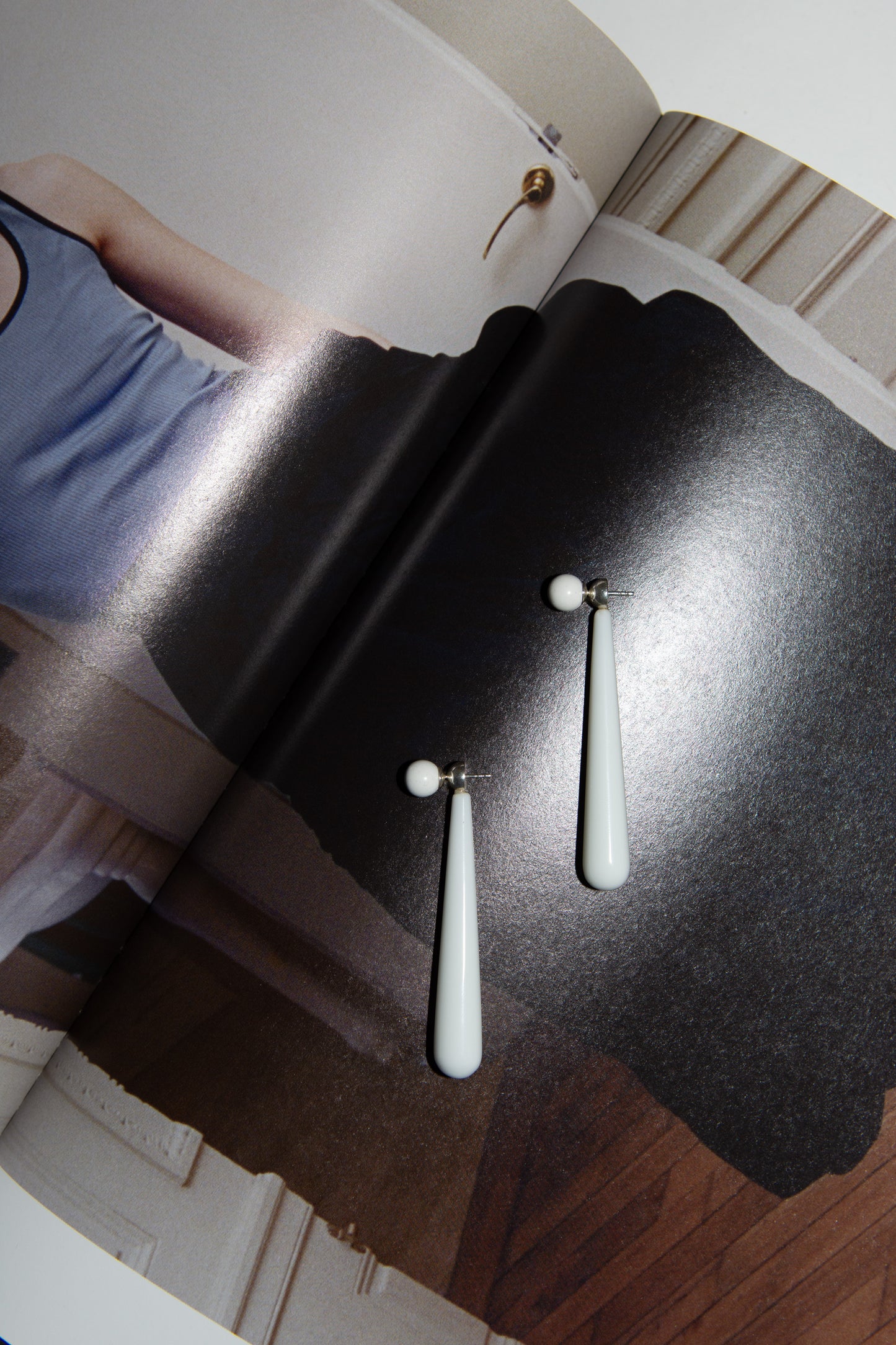 MOSQUITO, Orilla Earrings, White Agate