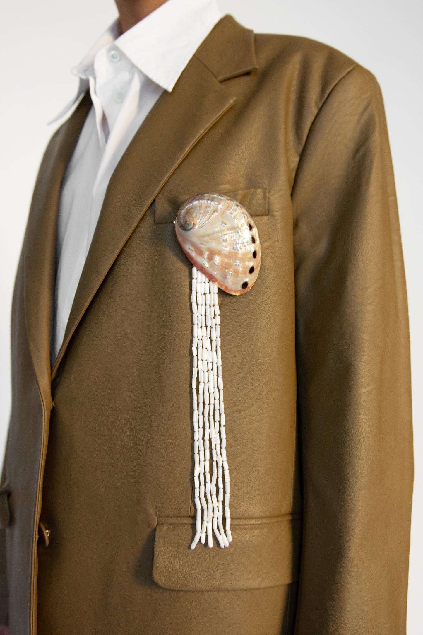 MOSQUITO, Abelone Brooch