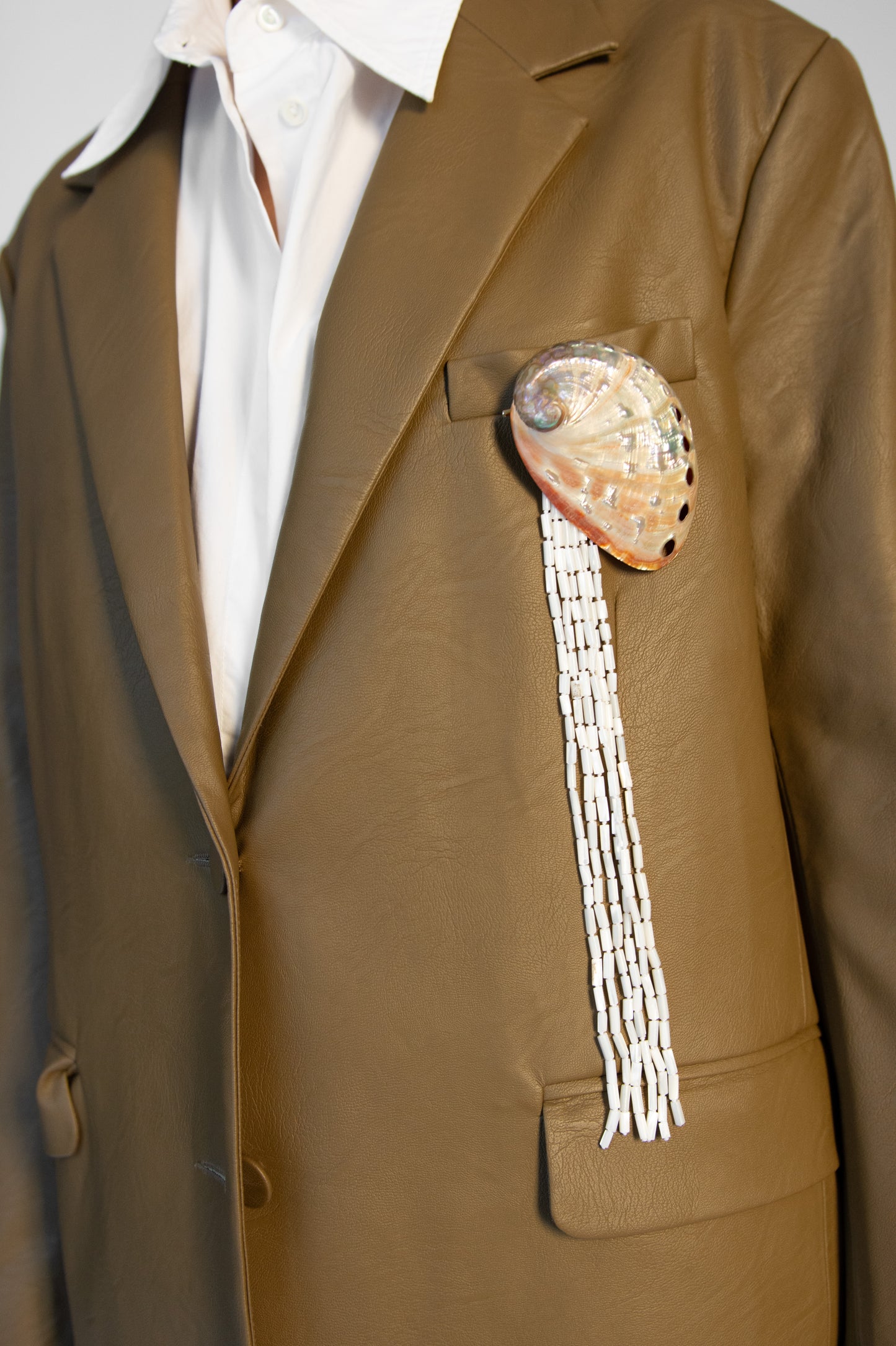 MOSQUITO, Abelone Brooch