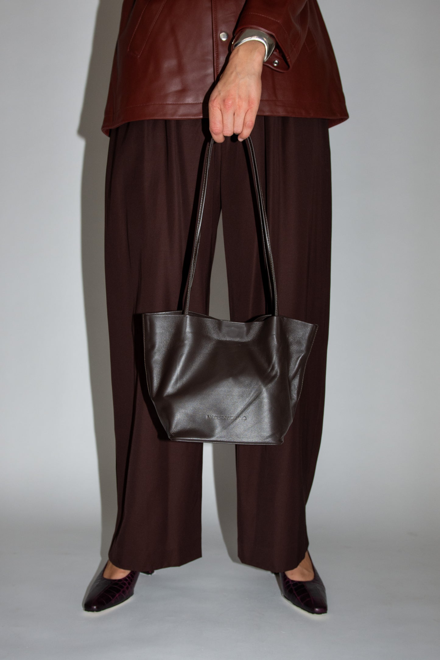 MODERN WEAVING, Relaxed Basket, Braun