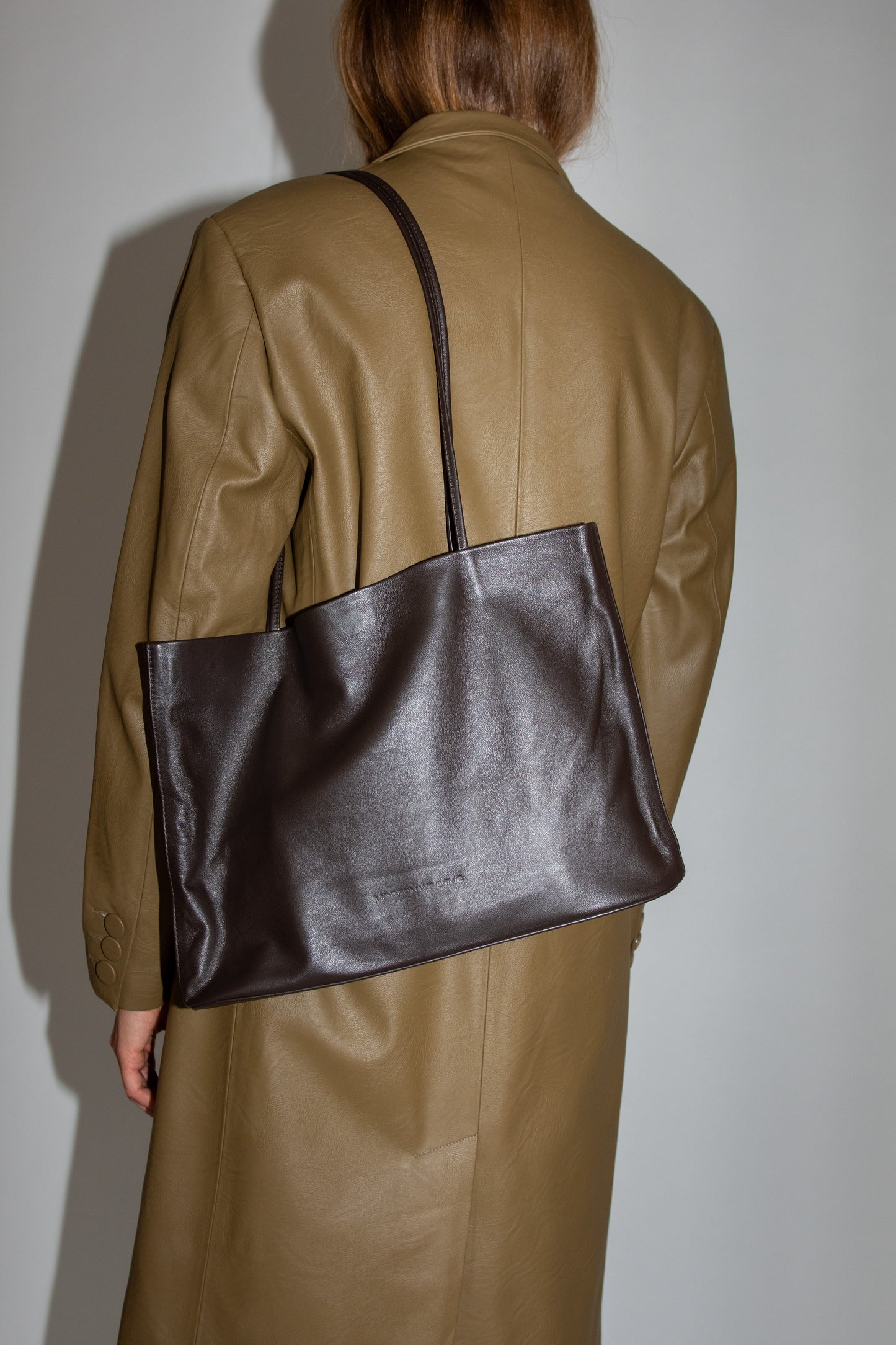 MODERN WEAVING, Narrow Oval Relaxed Tote, Braun