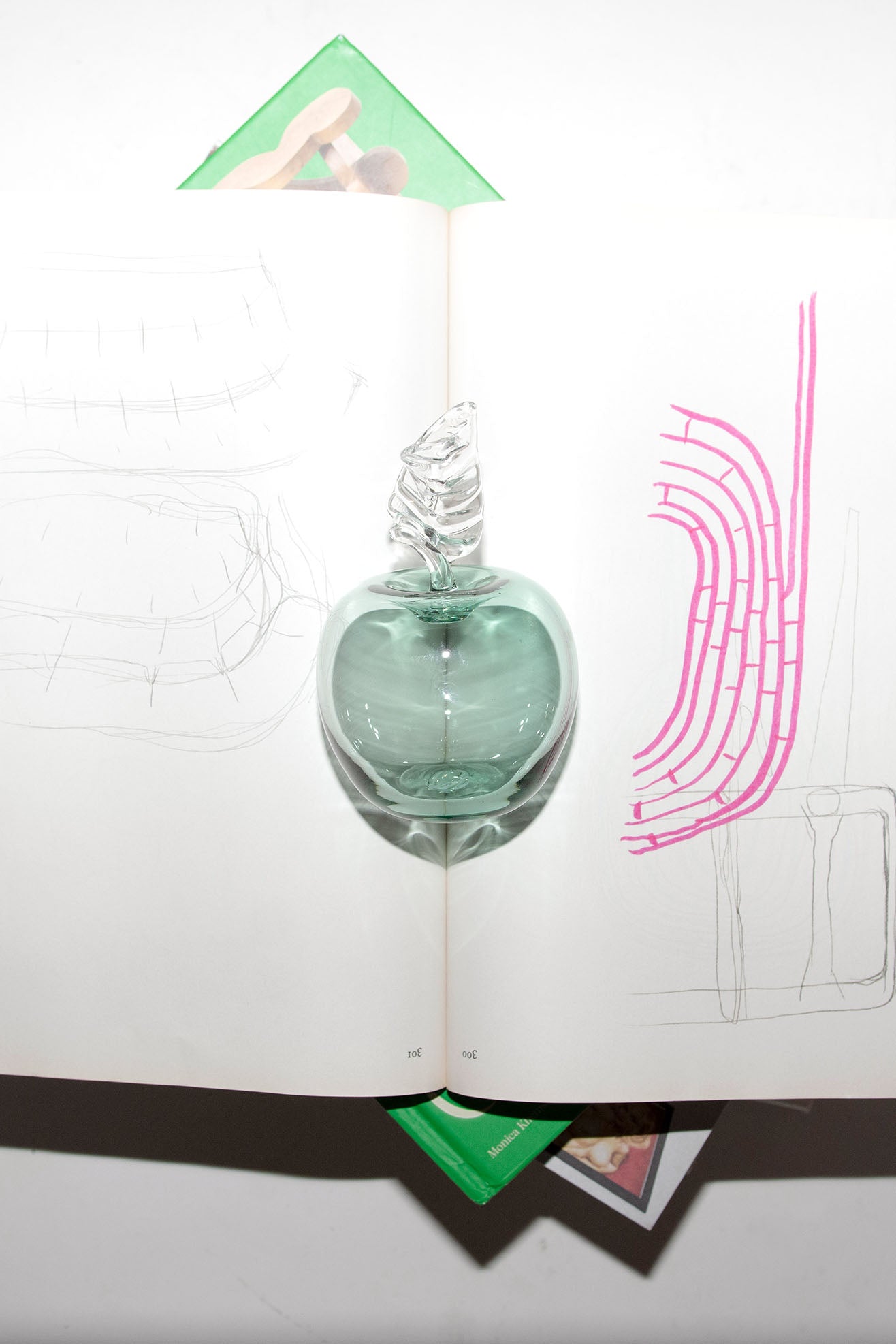 AKUA OBJECT, Marianne Apple Paperweight, Jade/Clear