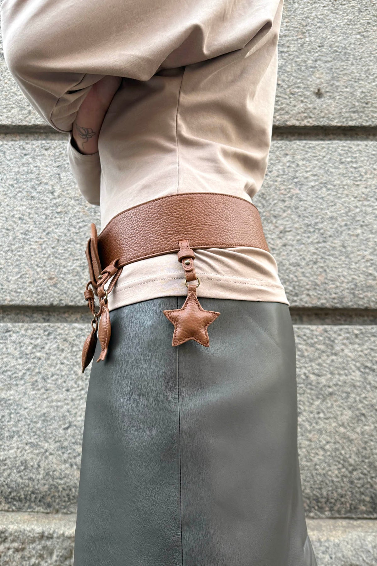 LAMIA LAGHA, Wunsch, Charm Leather Belt, Cognac
