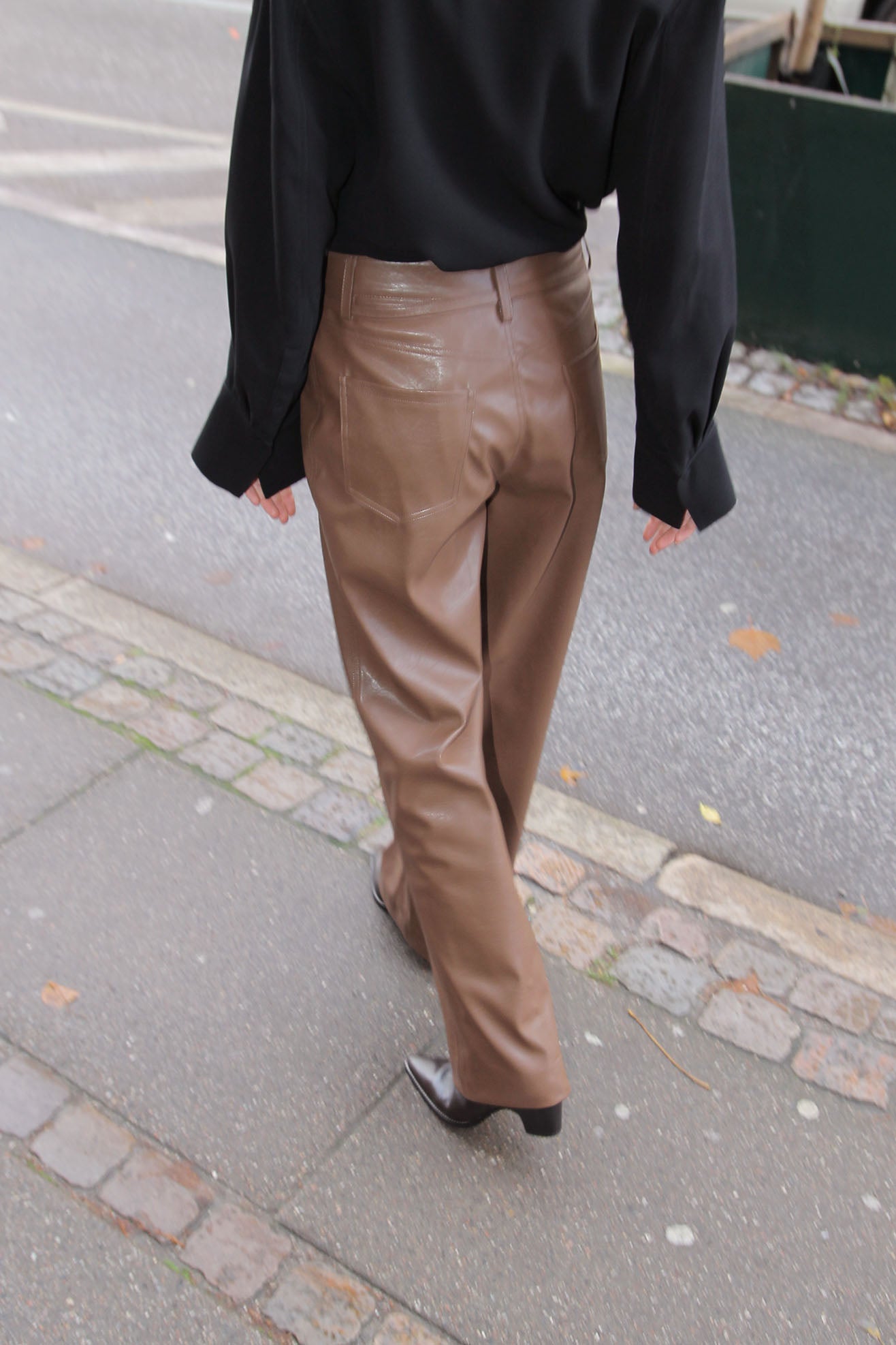 MR. LARKIN, Betty Leather Pant, Bark