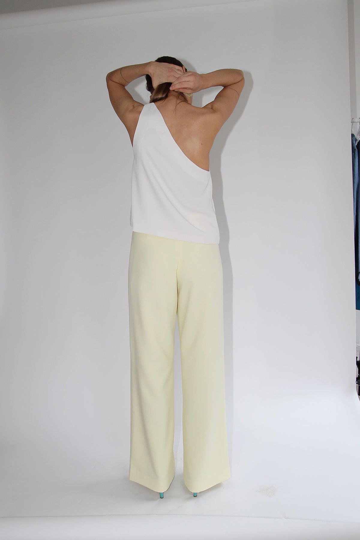 MR. LARKIN, Oda Top, Ivory