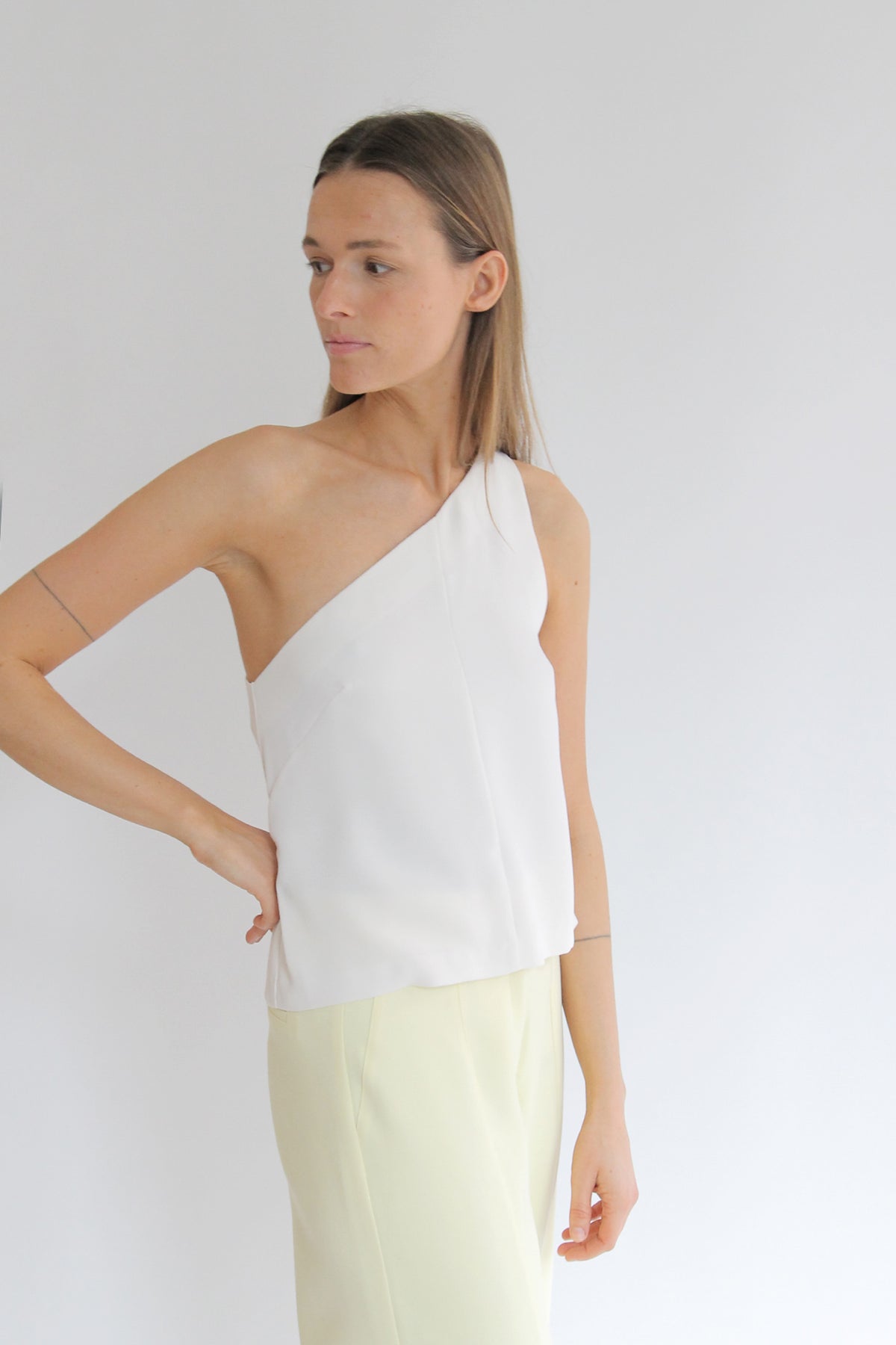 MR. LARKIN, Oda Top, Ivory