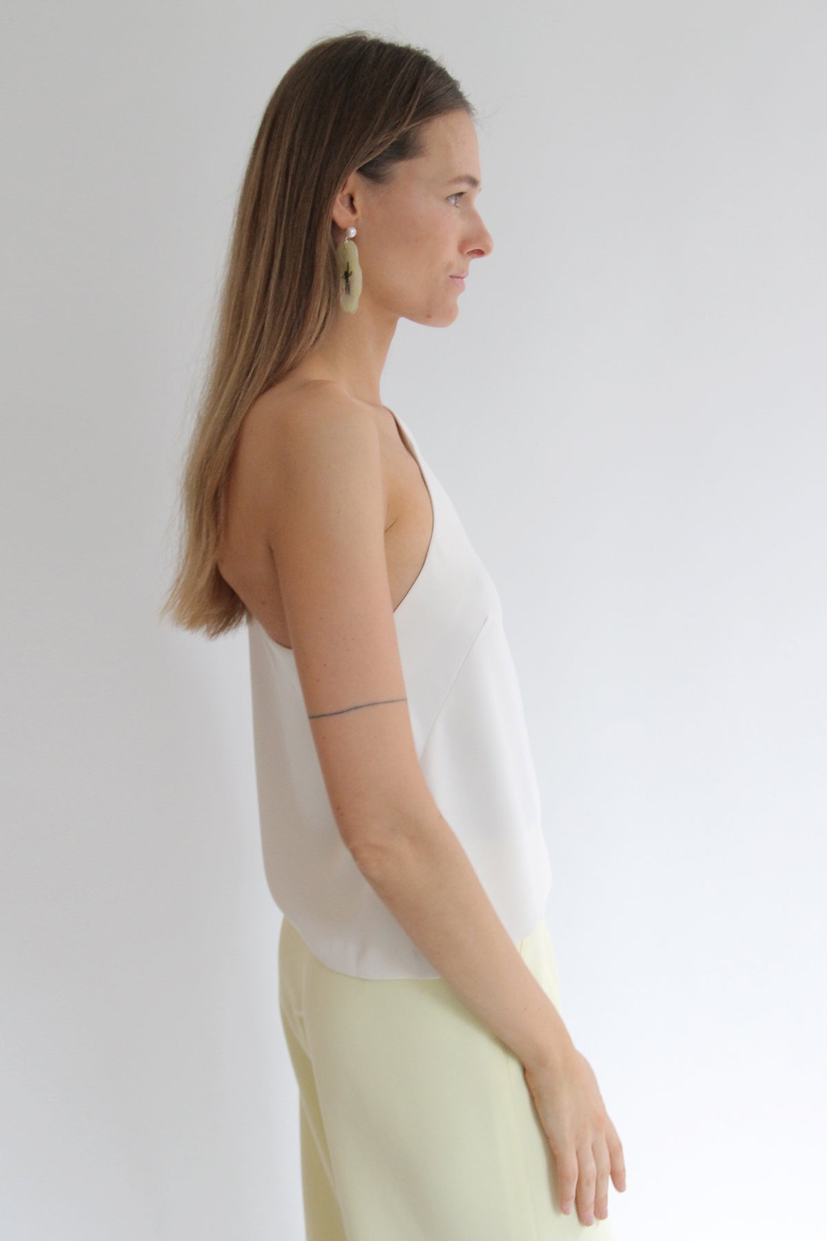MR. LARKIN, Oda Top, Ivory