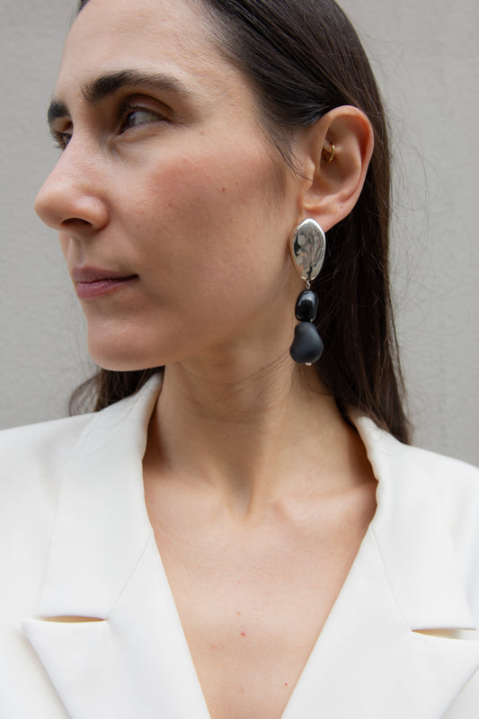 AGMES, Long Tess Earrings, Silver/Onyx