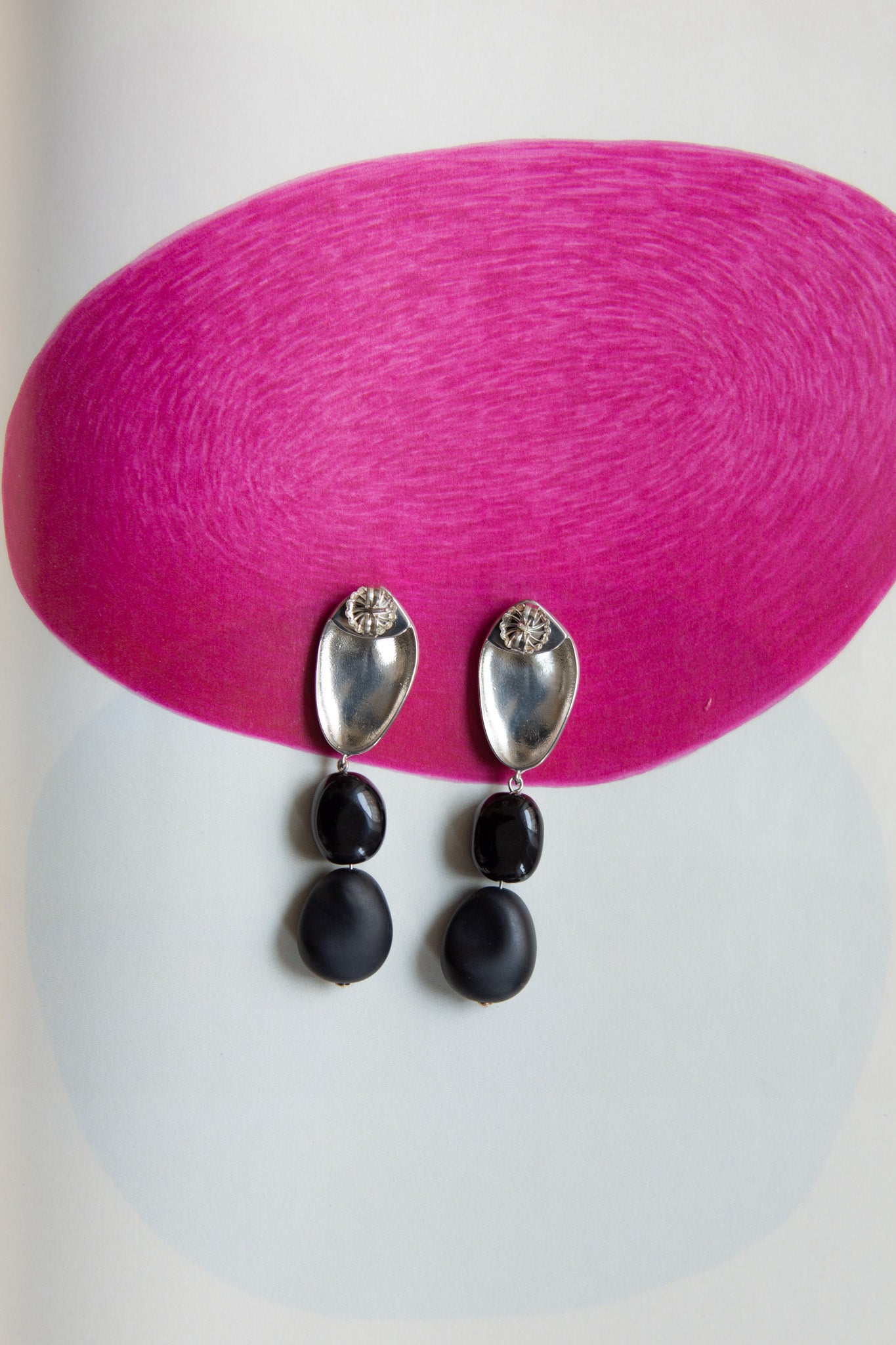 AGMES, Long Tess Earrings, Silver/Onyx