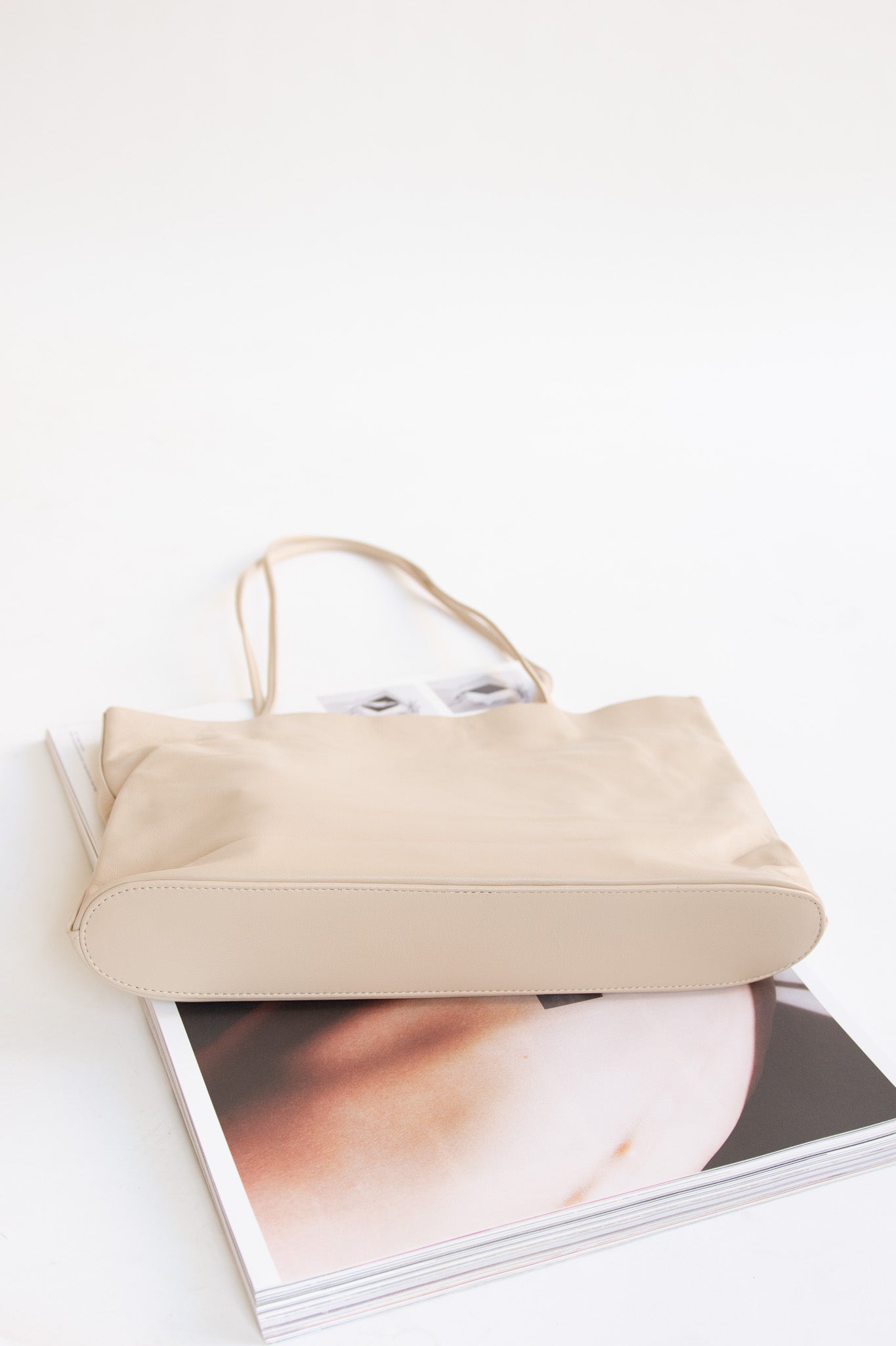 MODERN WEAVING, Narrow Oval Relaxed Tote, Natural