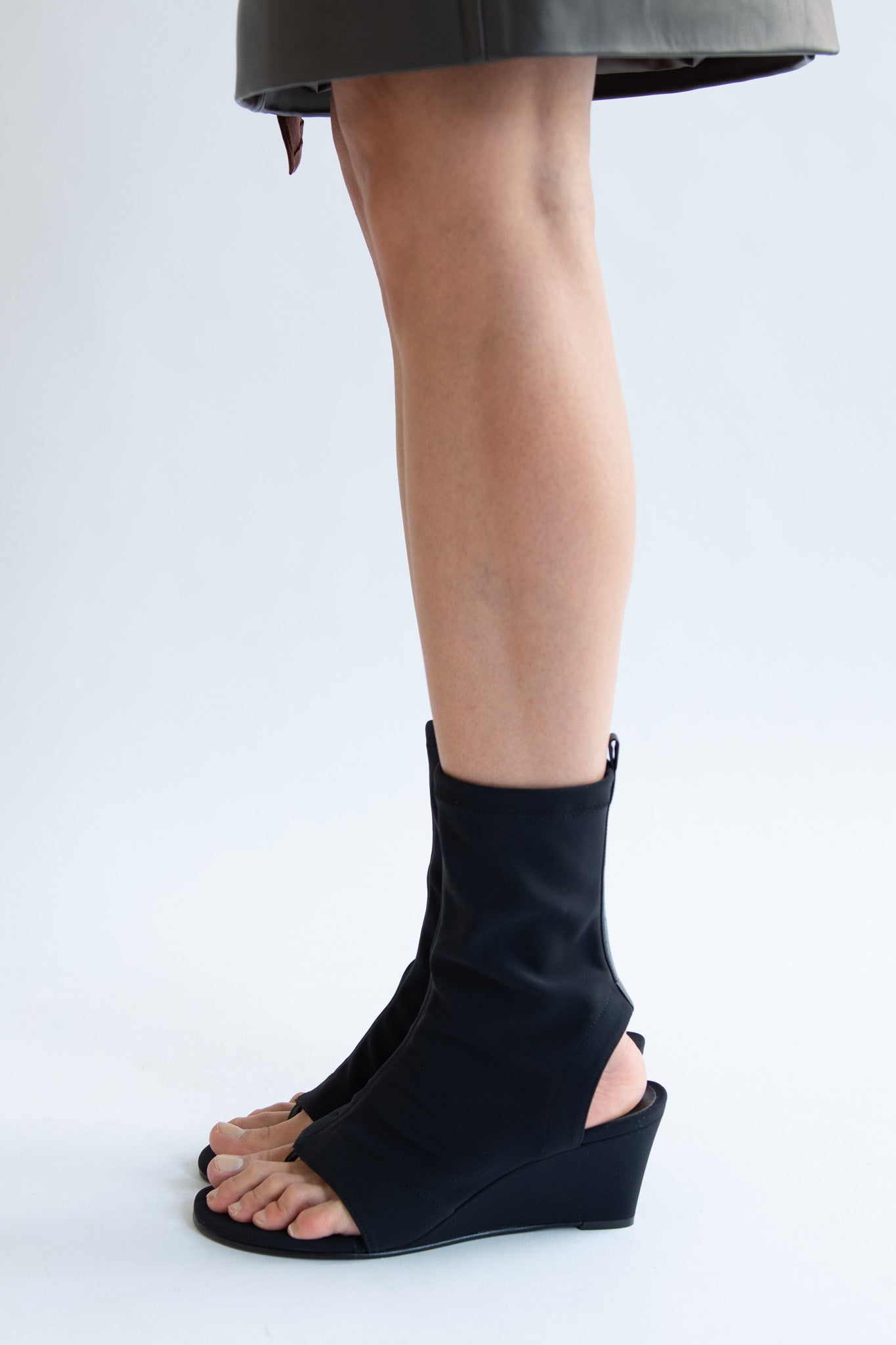 Nomia, Manu Thong Boot, Black