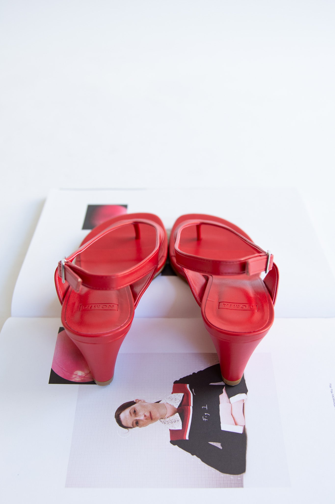 NOMIA, Lela Thong Wedge, Lipstick