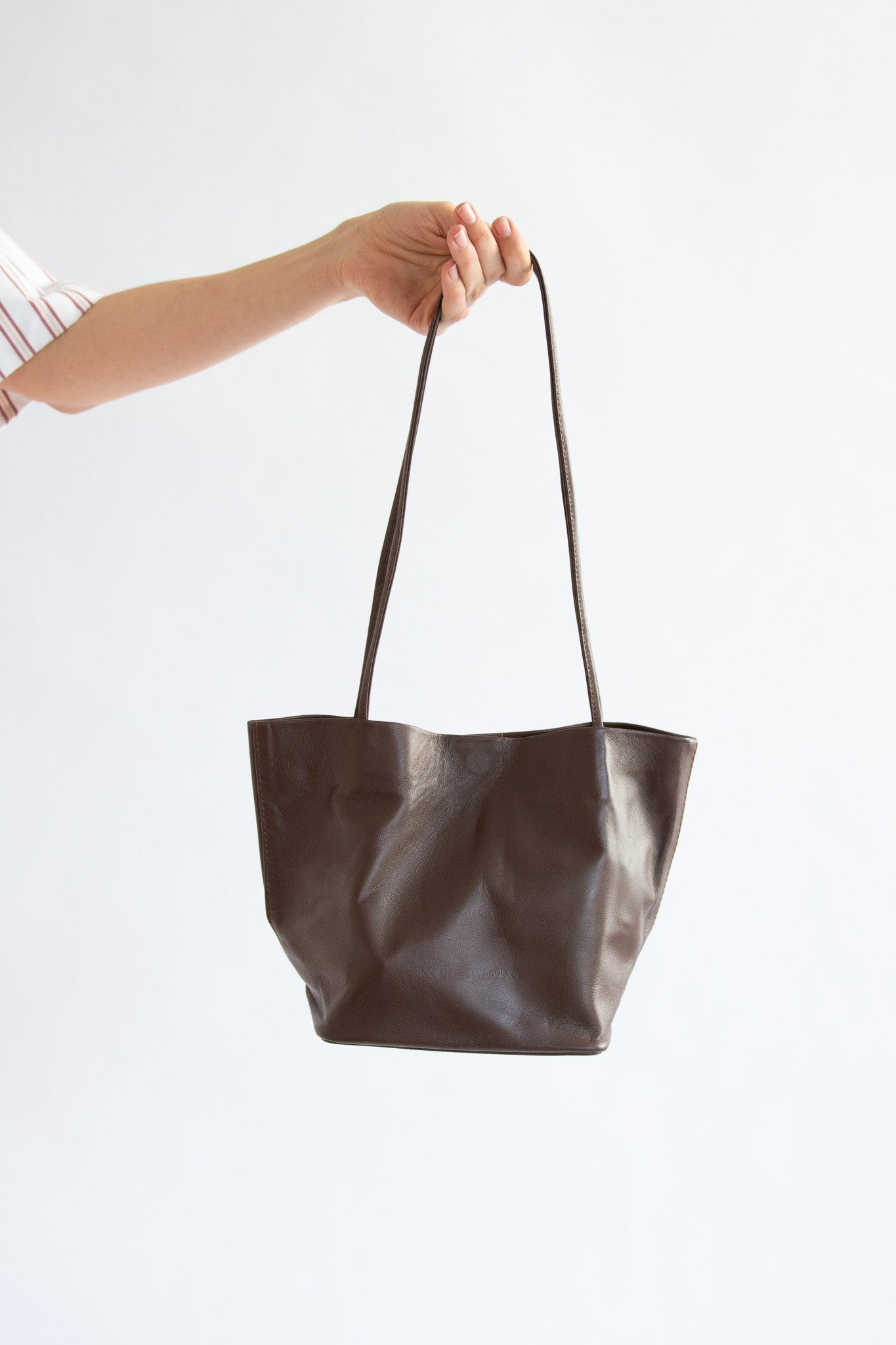 MODERN WEAVING, Relaxed Basket, Cognac