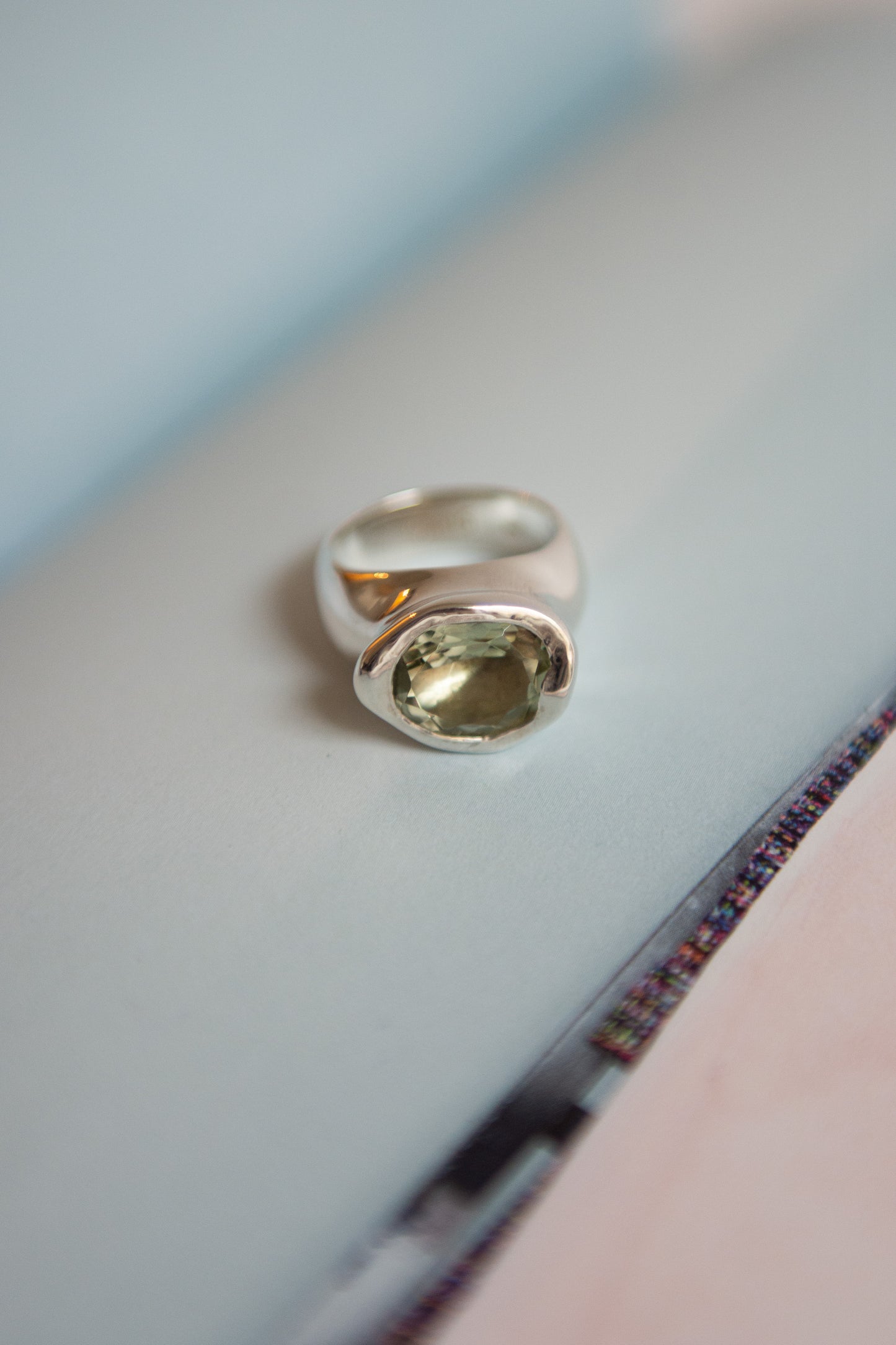 FARIS, Grand Ring, Green Amethyst