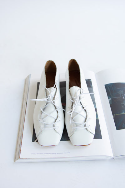 RACHEL COMEY, Serowin Flat, White – Mr. Larkin