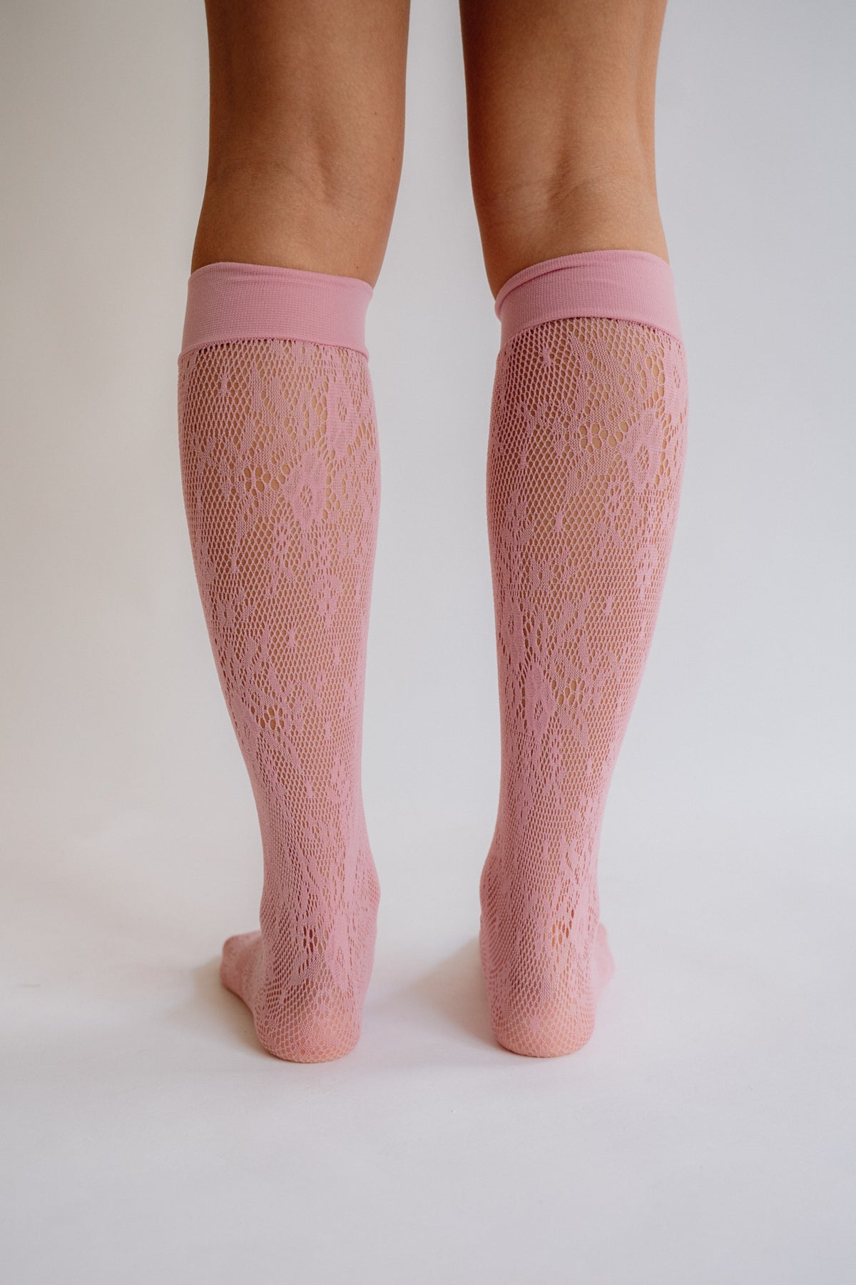 SWEDISH STOCKINGS, Rosa Lace Knee-Highs, Dusty Pink