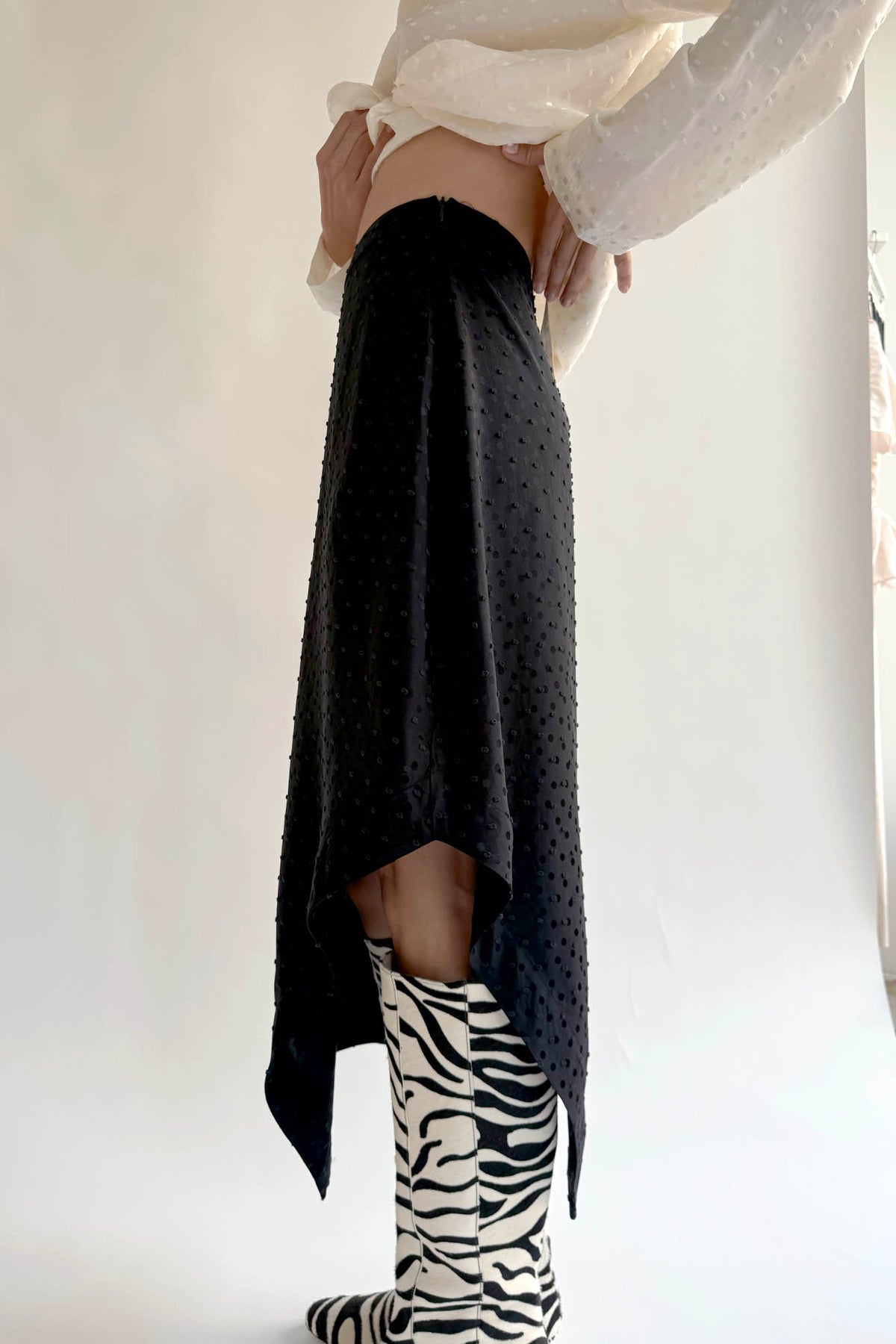NOMIA, A line Asymmetric Skirt, Black