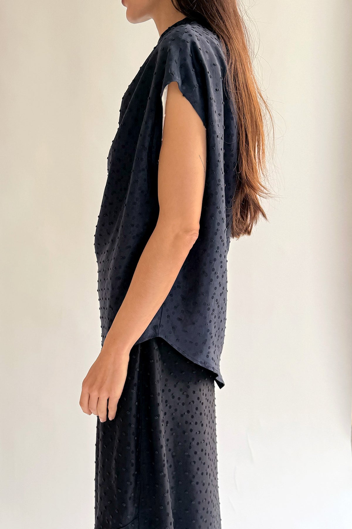 NOMIA, Twist Shoulder Top, Midnight/White