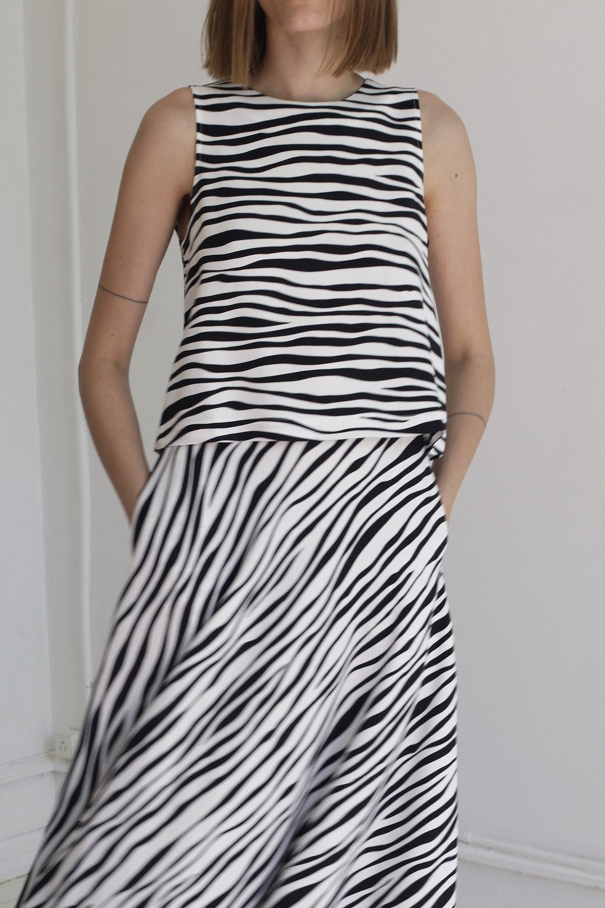 MR. LARKIN, Sandy Tank, Zebra, Front