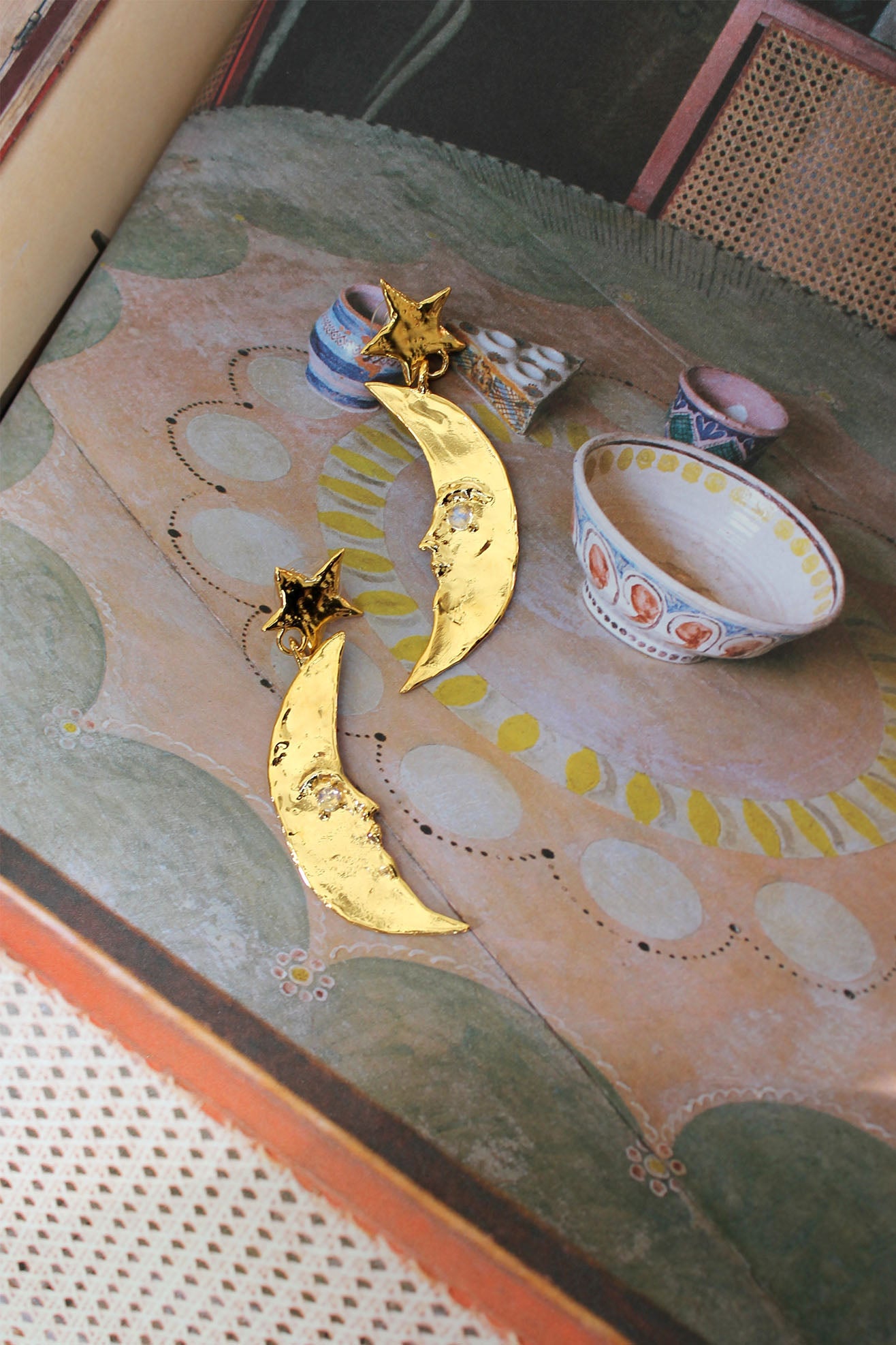 MONDO MONDO, Moon Earrings, Gold